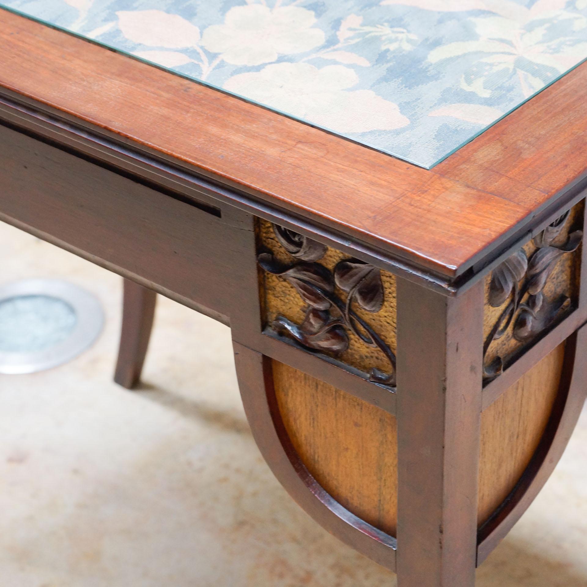 Modernist Wood Table with Upholstered Top In Good Condition In Barcelona, Barcelona