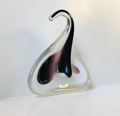 Modernist 'Manta Ray' Art Glass Bowl by Paul Kedelv for Flygfors, 1955