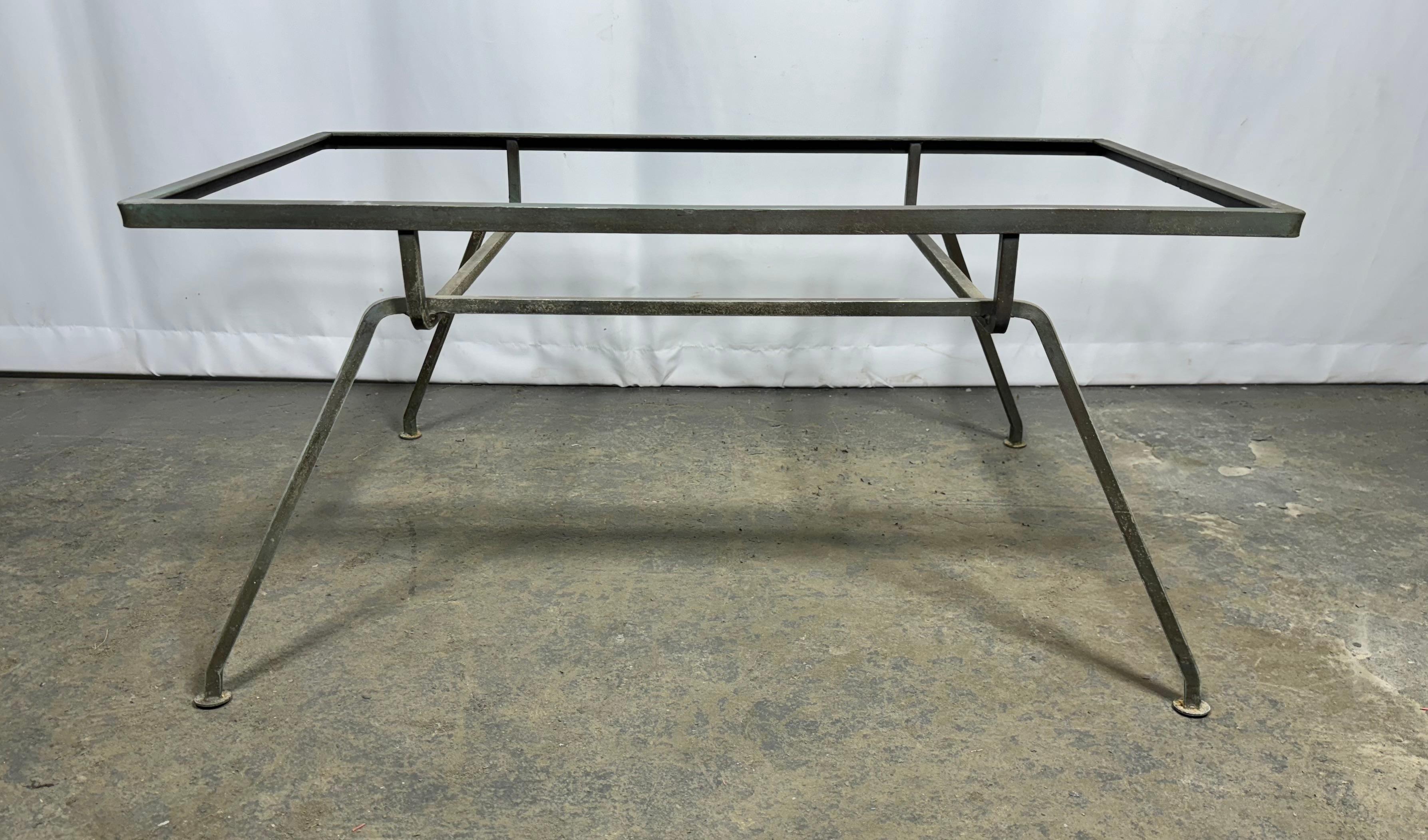 Table basse/table de cocktail moderniste en marbre et fer fabriquée en Italie  Salterini Bon état - En vente à Buffalo, NY