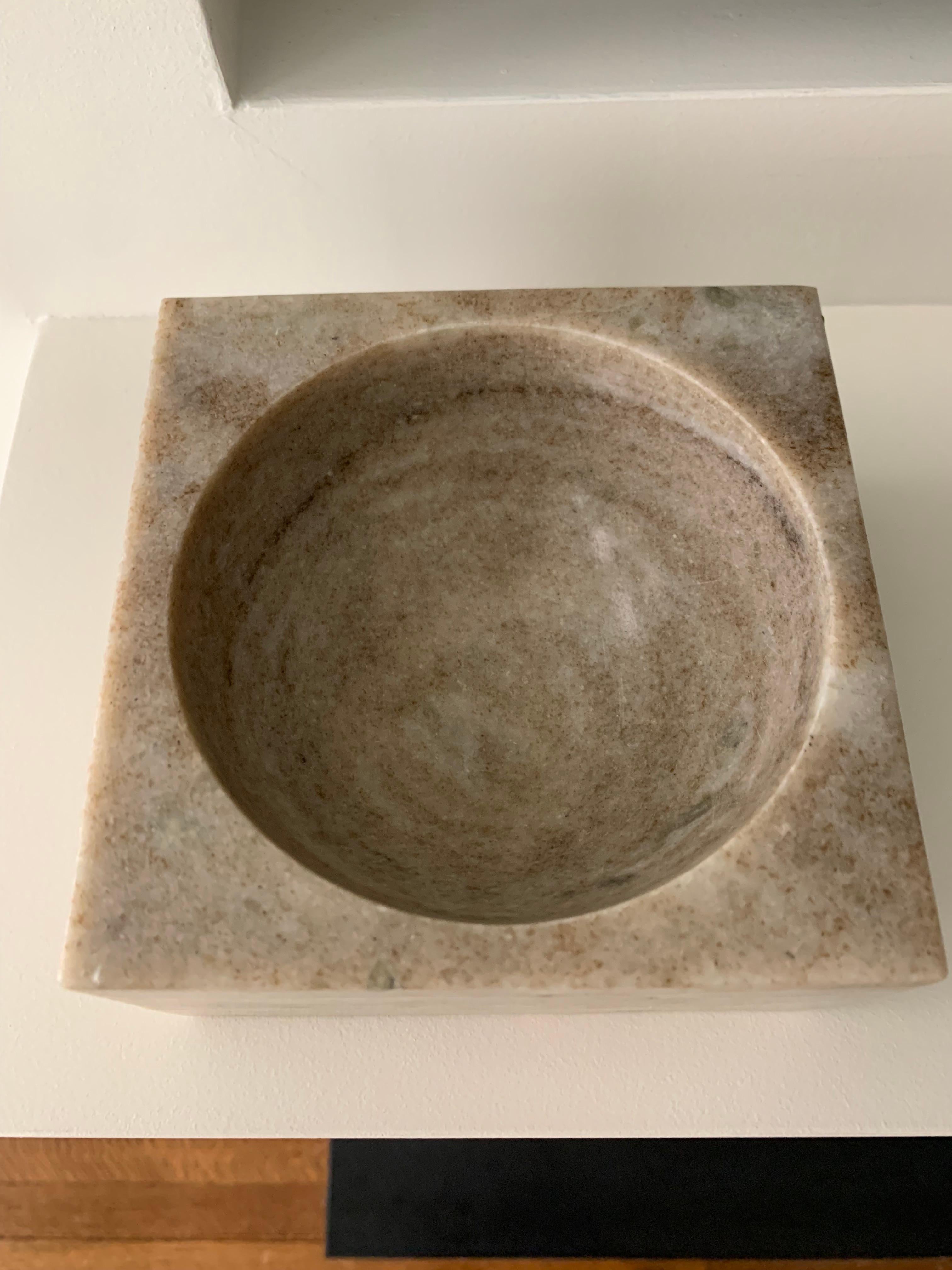 Modernist Marble Bowl in Beige In Excellent Condition In New York, NY