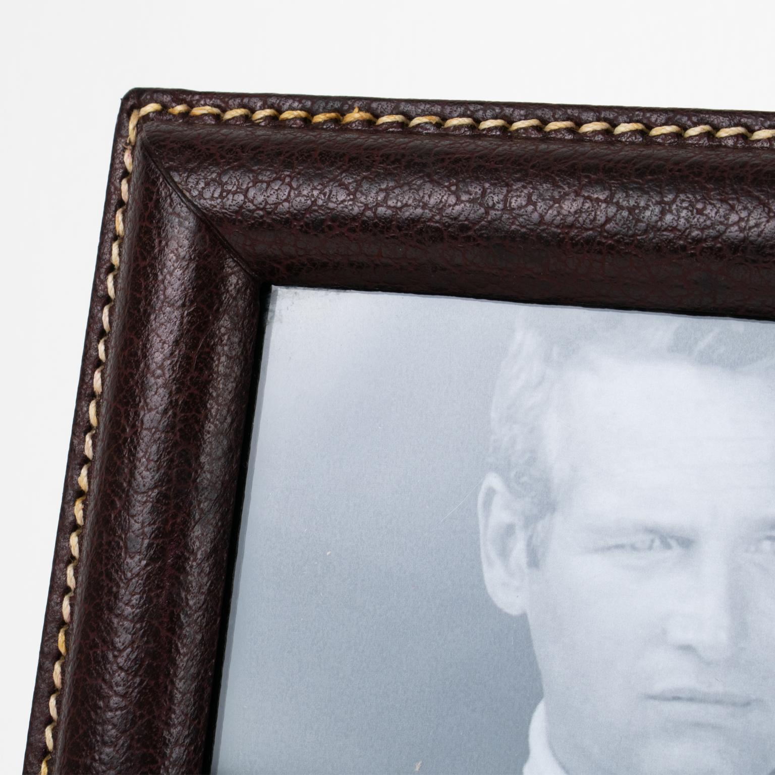 Modernist Maroon Leather Picture Frame, France circa 1950 For Sale 3