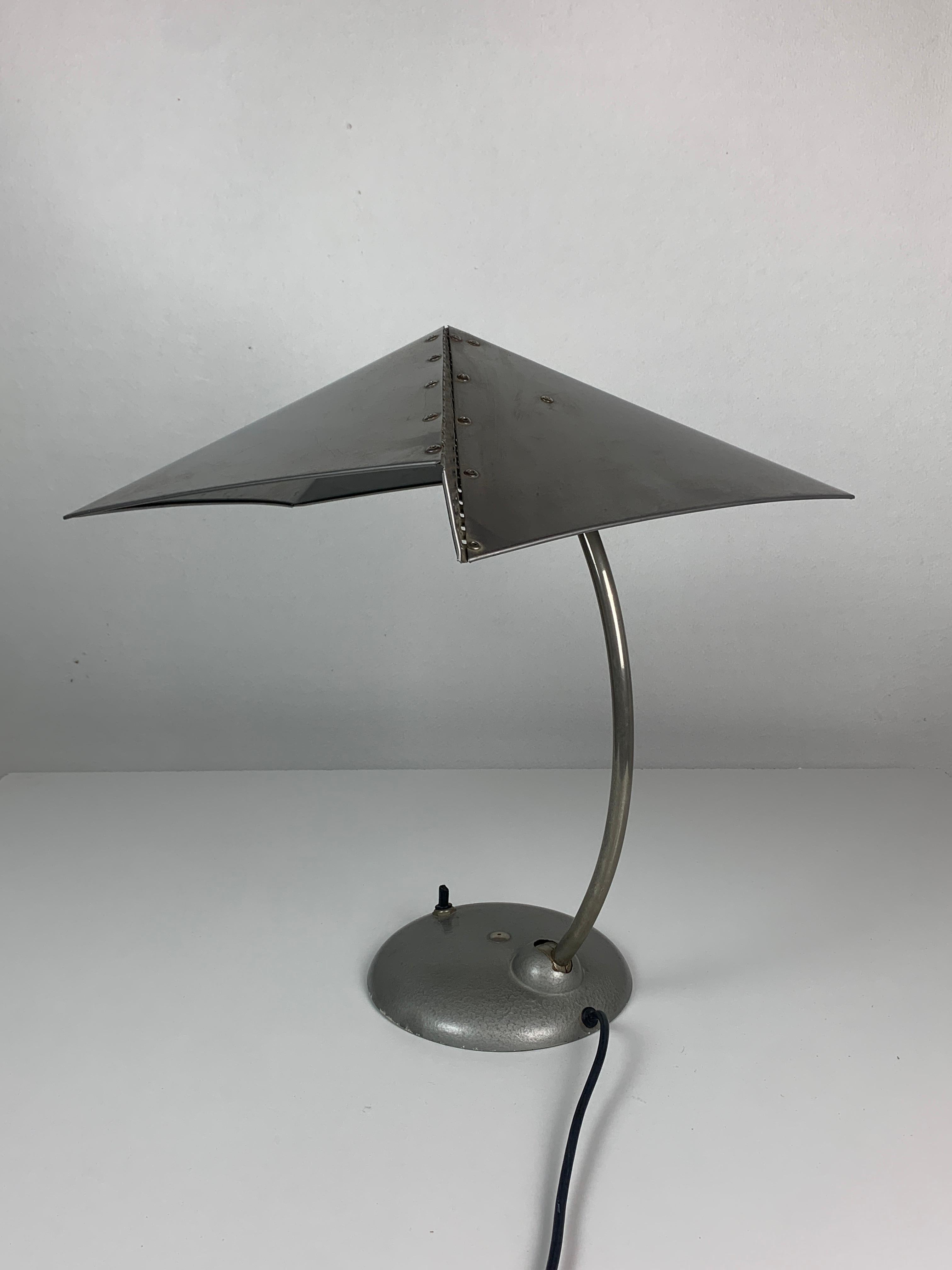 Lampe de bureau Bauhaus en métal moderniste, années 1960 en vente 6