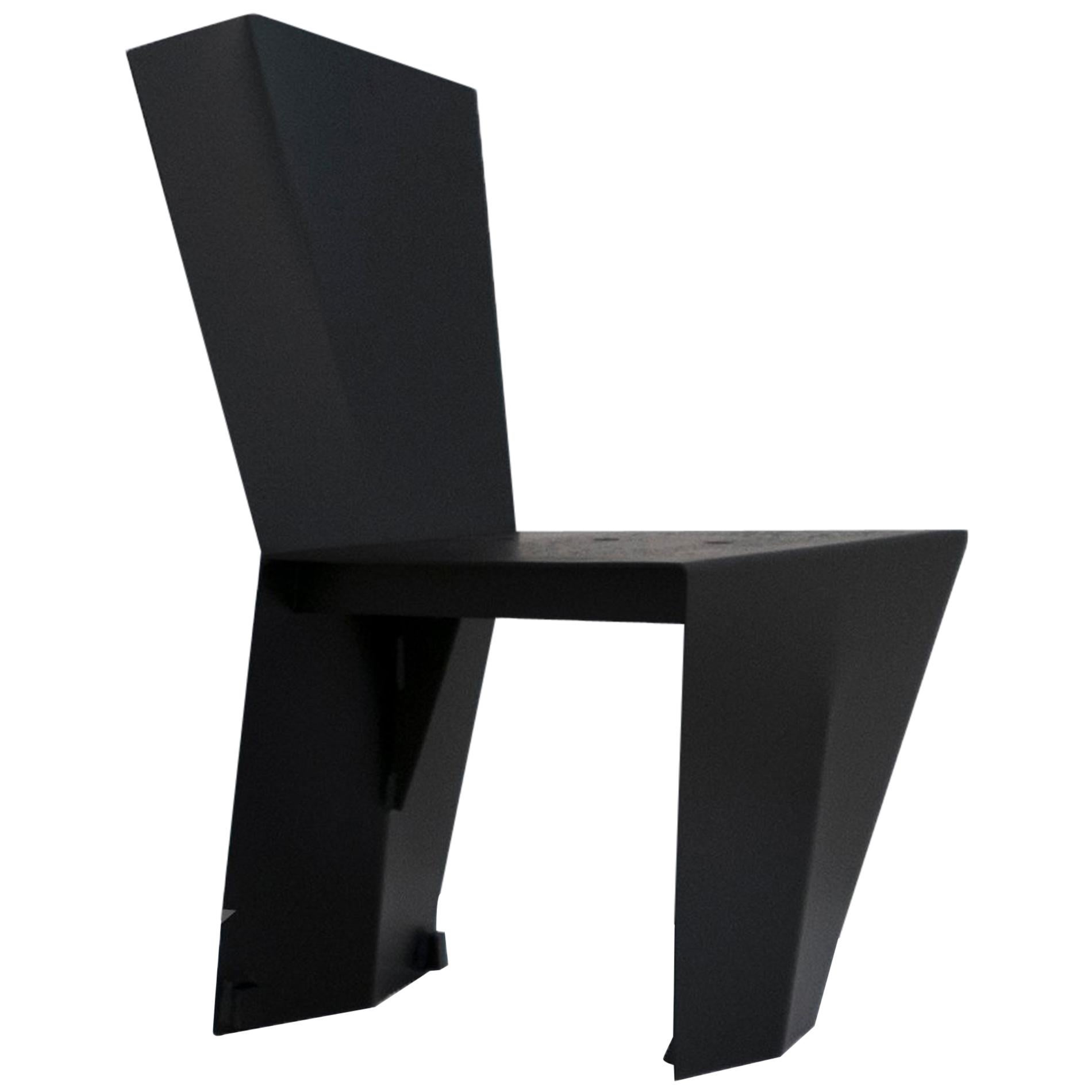 Méticuleusement restauré et revêtu de poudre noire
Coussin d'assise recouvert de tissu pied-de-poule Dedar Milano outdoor 'Pool' (Col. 3 Nero) 
8 x Chaises disponibles - Demandez le prix pour un achat groupé
