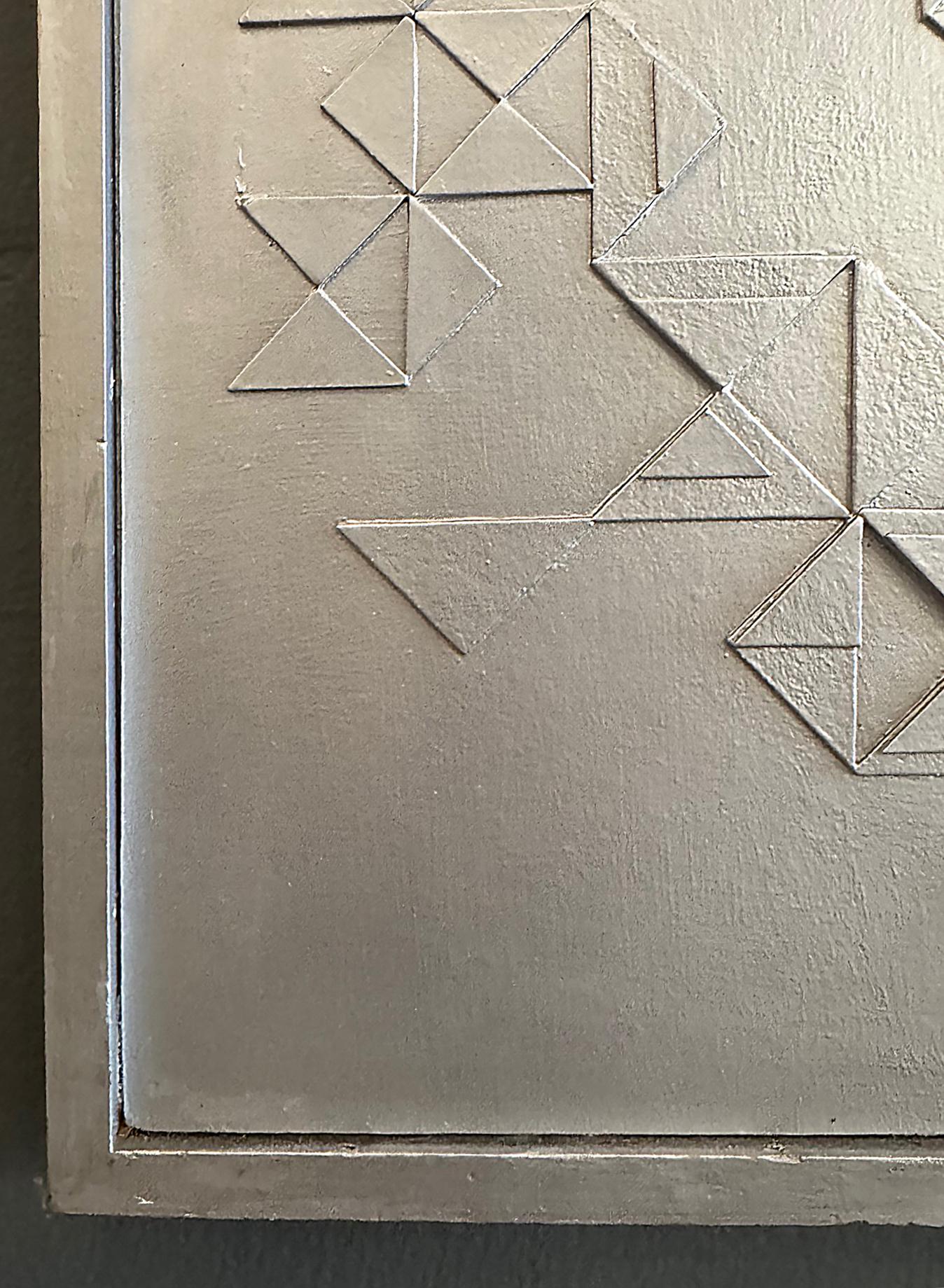 Bois Sculpture murale géométrique moderniste du milieu du siècle dernier en vente