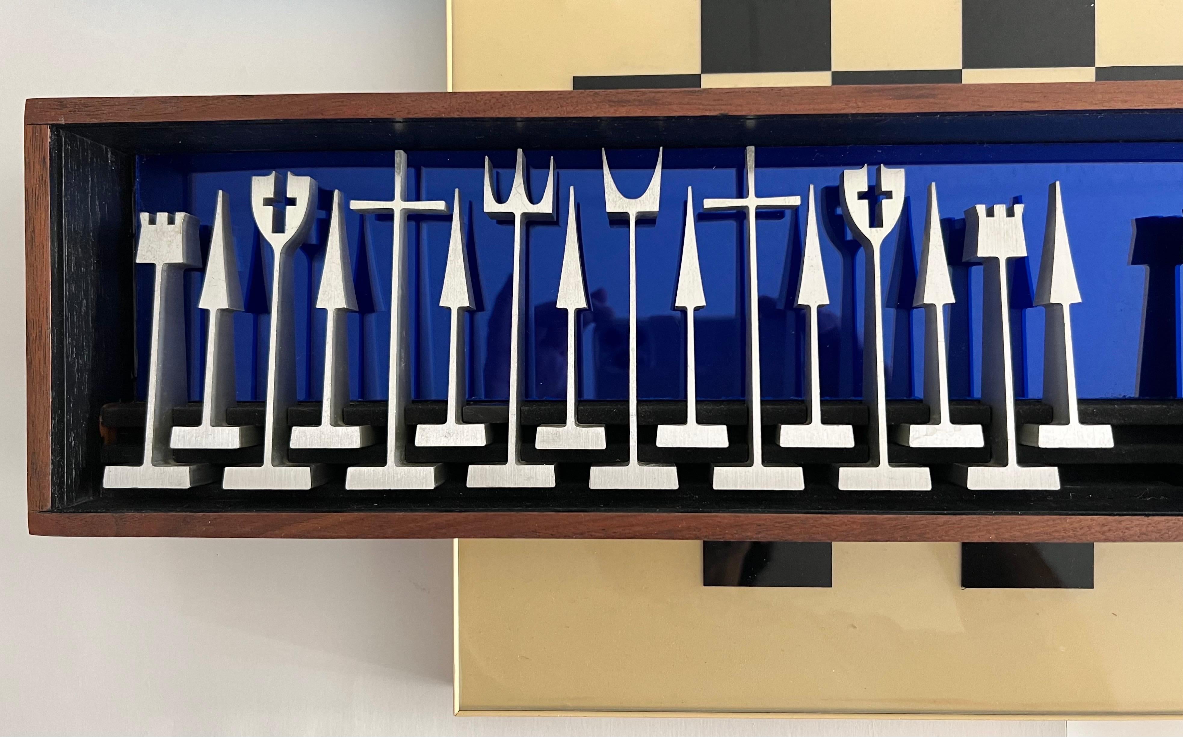 Modernist Mid Century Chess Set by Austin Vintage In Good Condition In Miami, FL