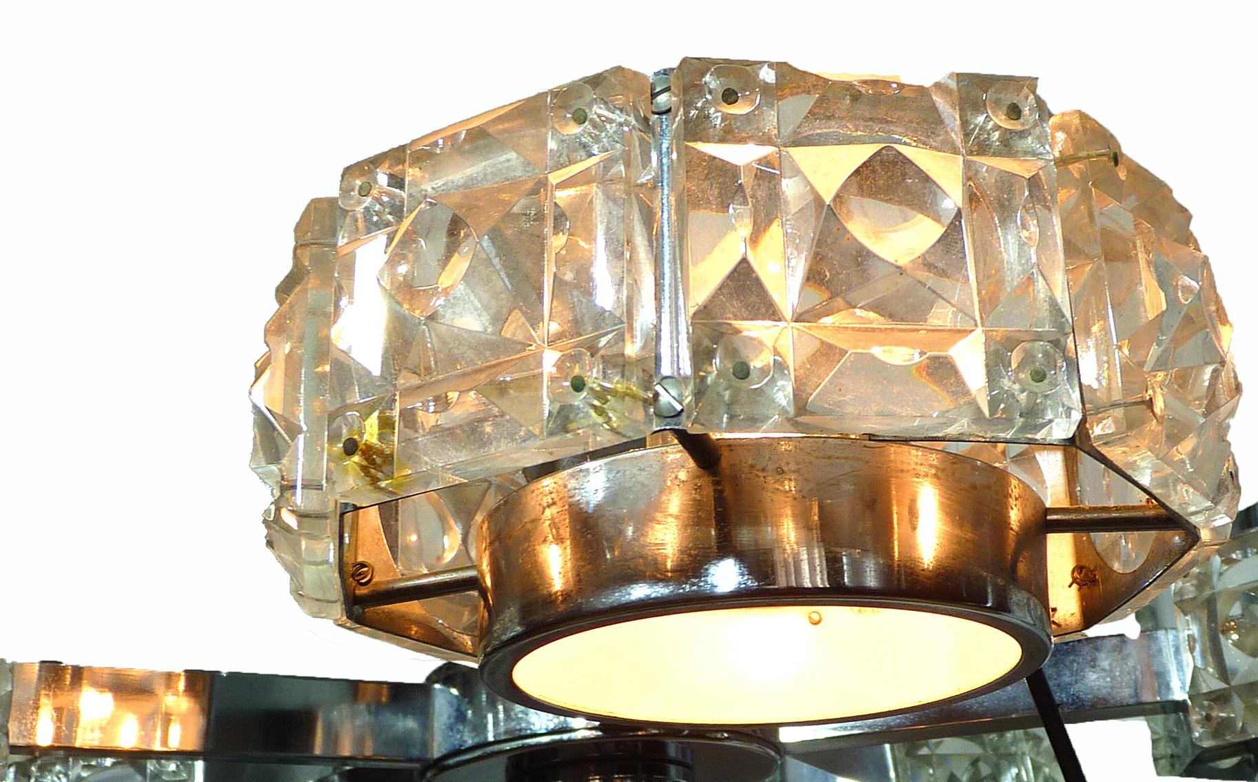 Modernist Midcentury Gaetano Sciolari Crystal and Chrome Sculptural Chandelier In Good Condition For Sale In Coimbra, PT