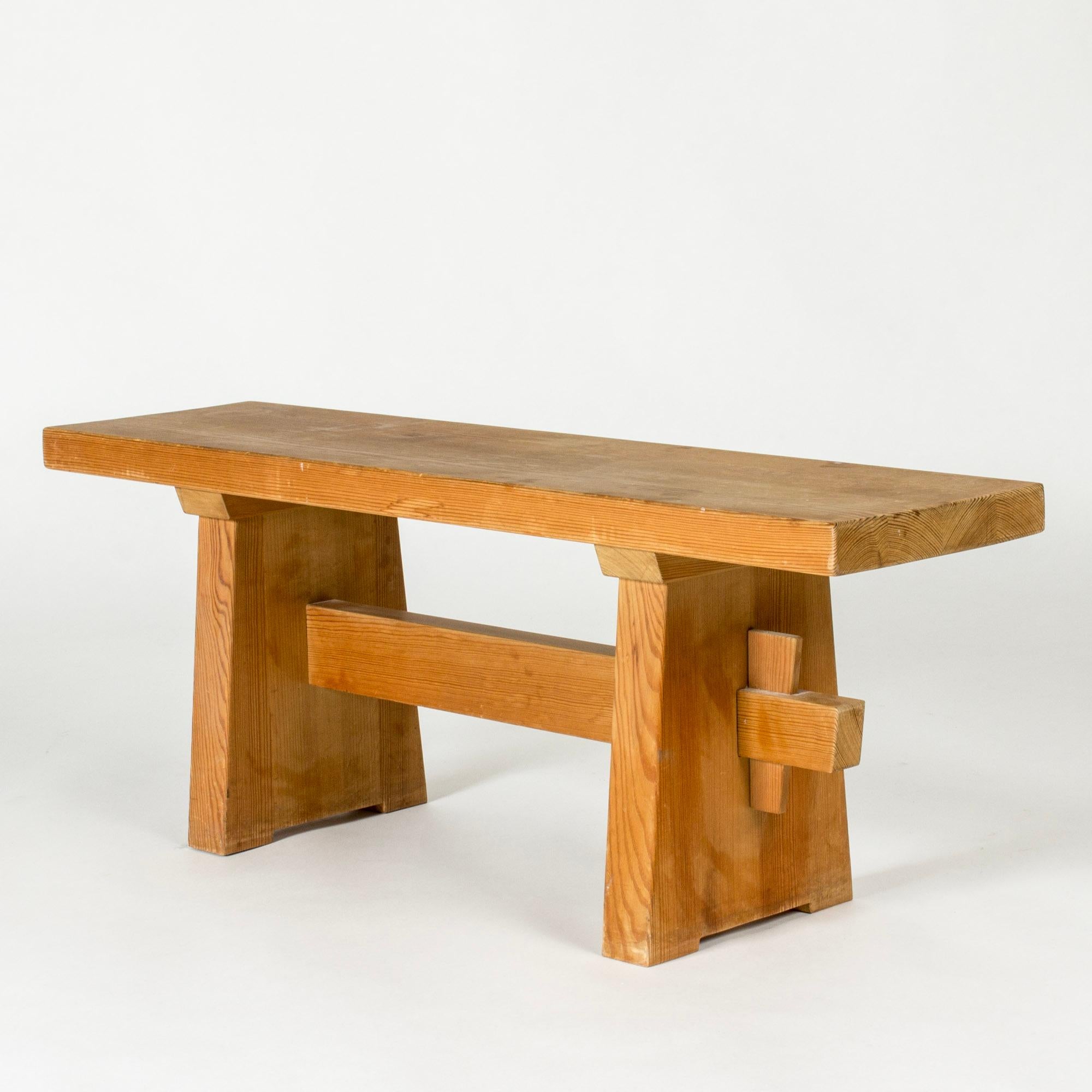 Cute Swedish midcentury pine bench in a compact design with nice lines.
