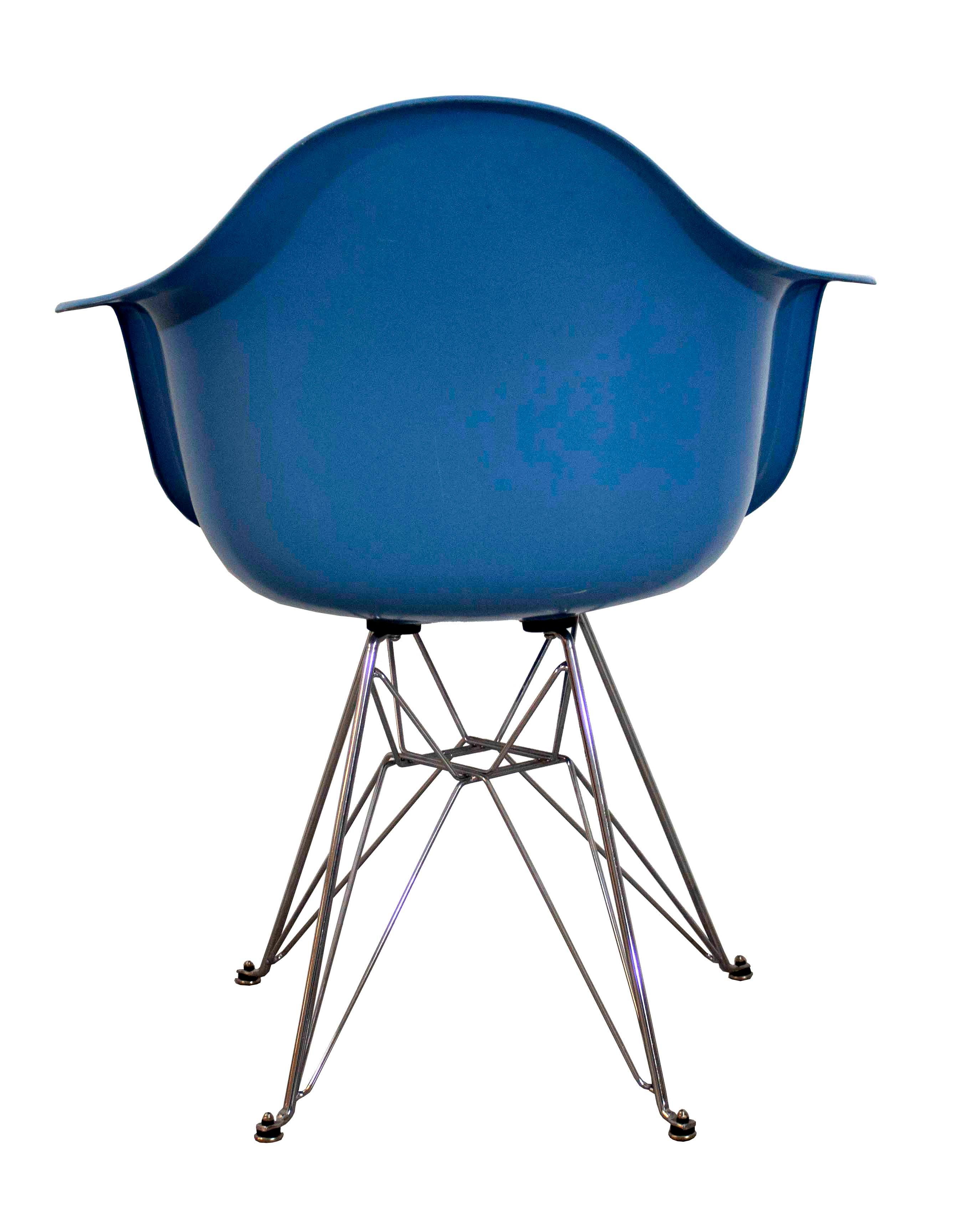 modernica shell chair