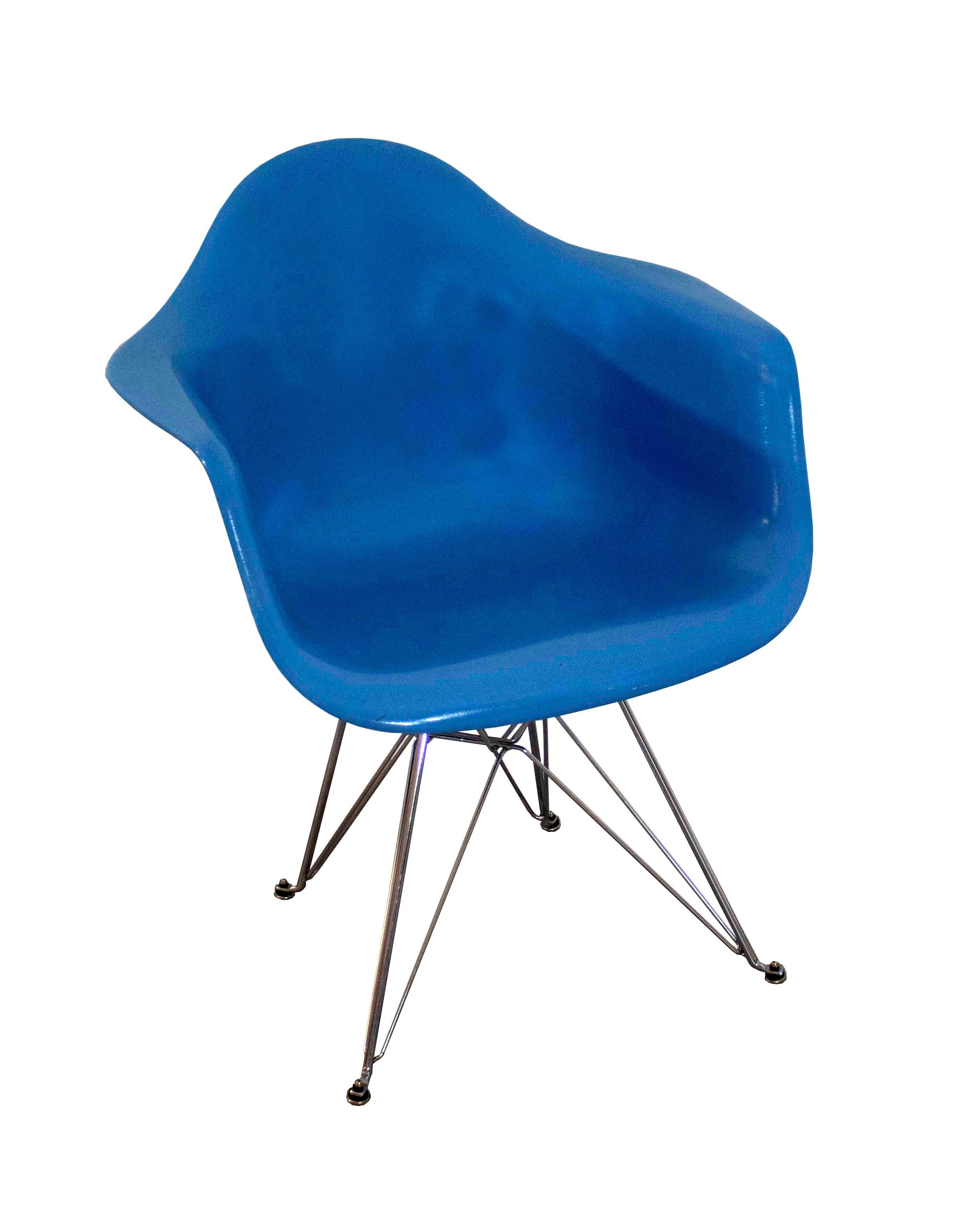 20th Century Modernist Modernica Herman Miller Style Shell Seat Armchair Accent Chair