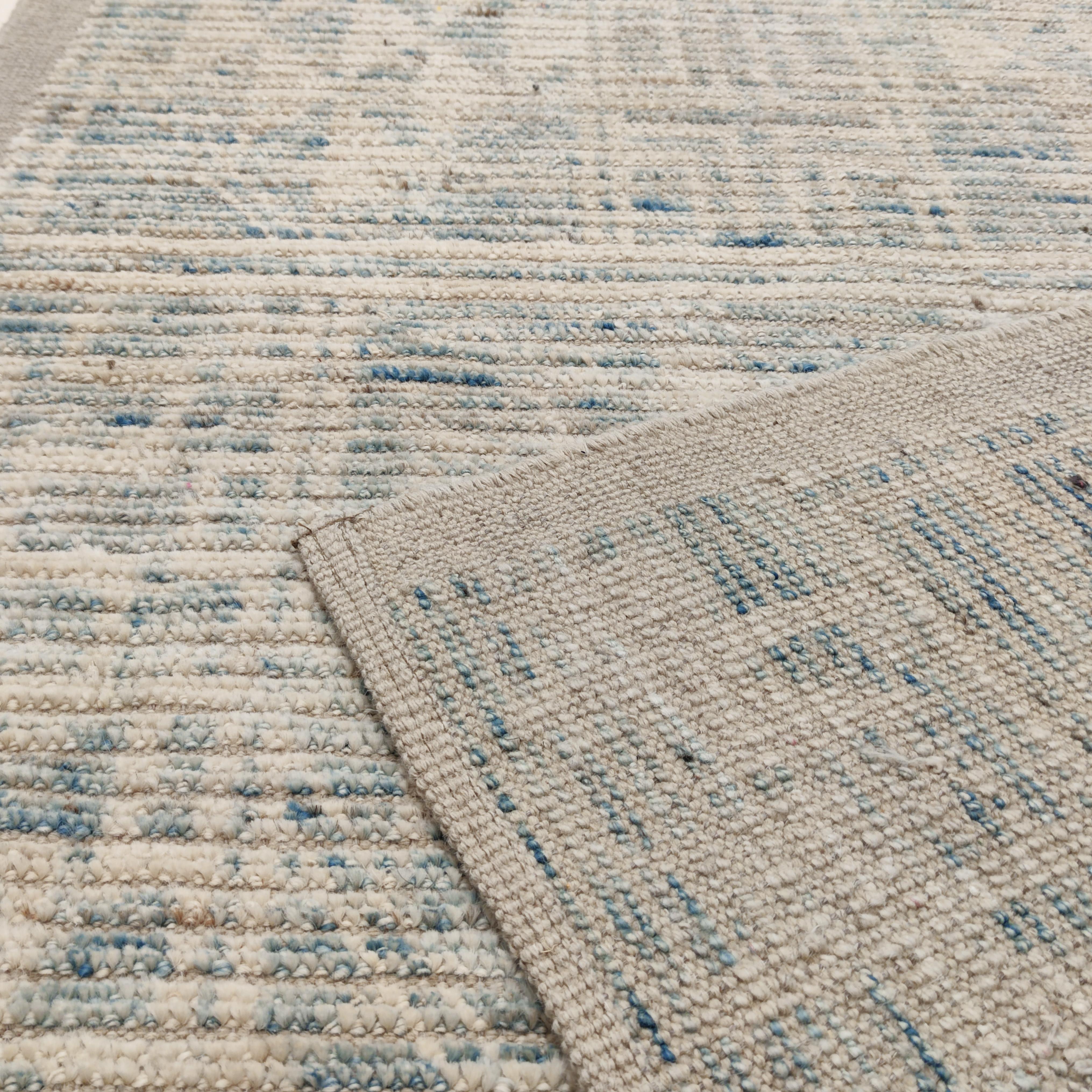 Tappeto Runner Sierra azzurro in stile marocchino moderno (a) Gallery di Alberto Levi In condizioni Nuovo in vendita a Milan, IT