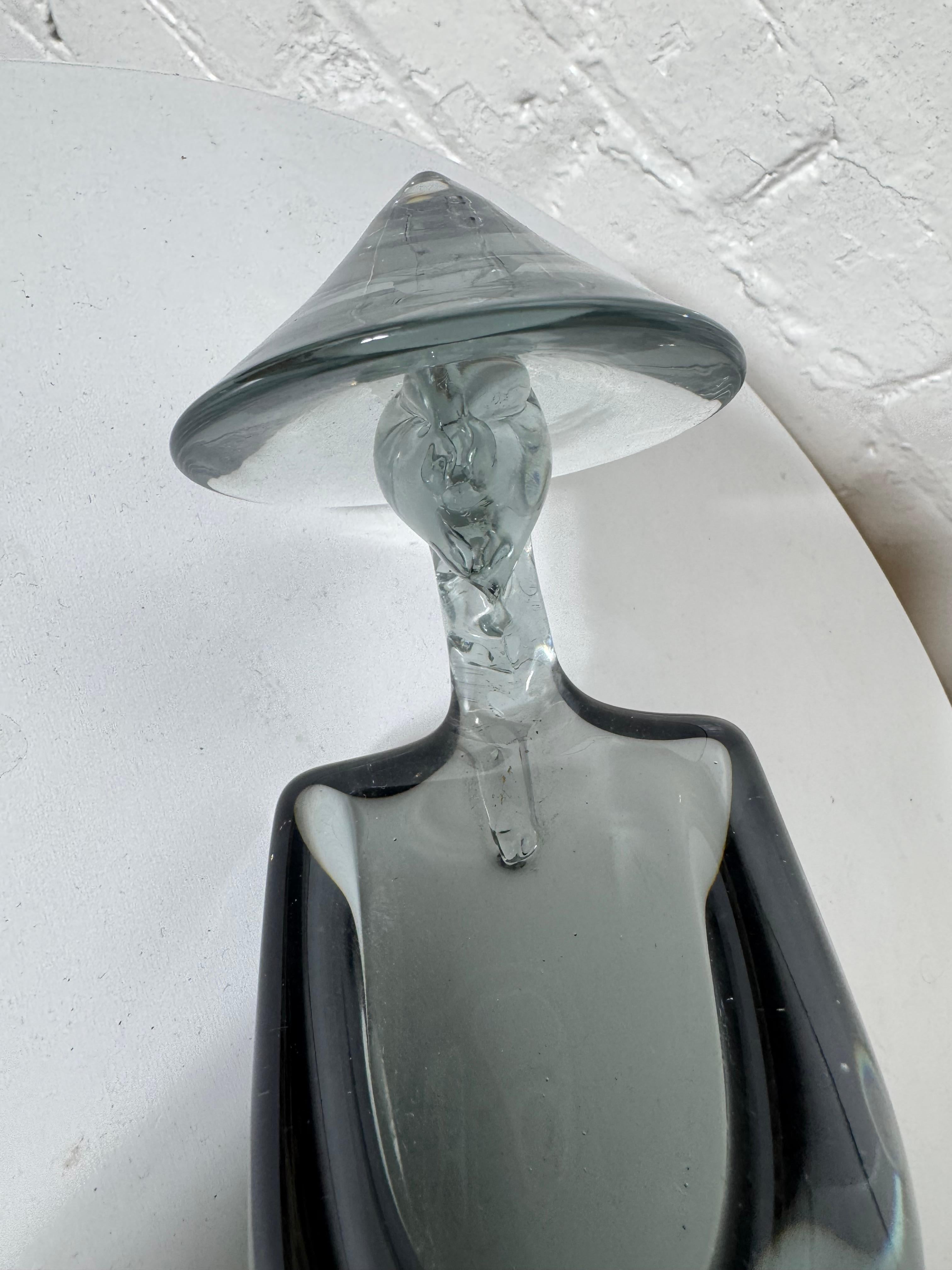 Italiano Scultura modernista in vetro di Murano di un uomo cinese di Seguso in vendita