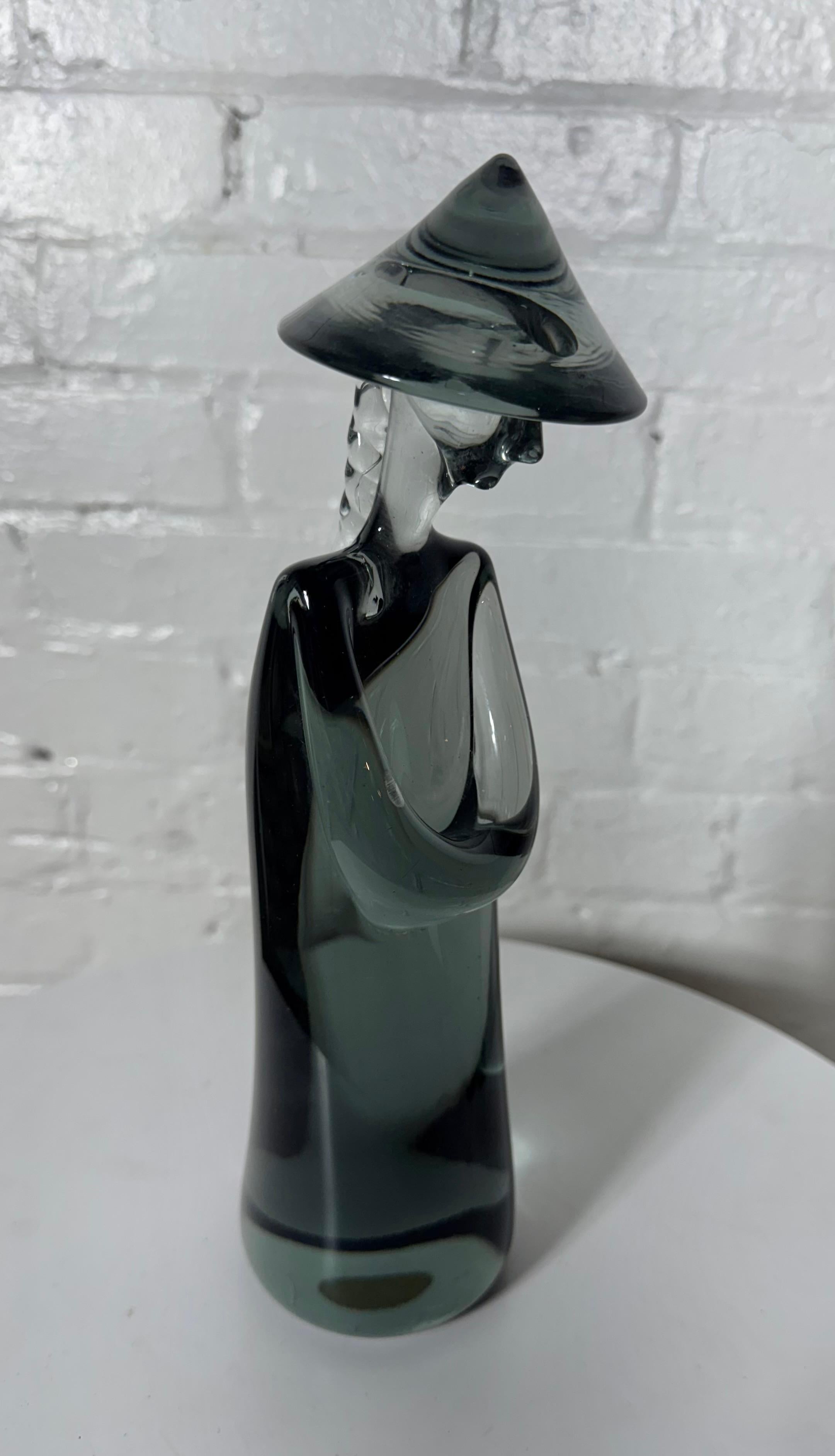 Fatto a mano Scultura modernista in vetro di Murano di un uomo cinese di Seguso in vendita