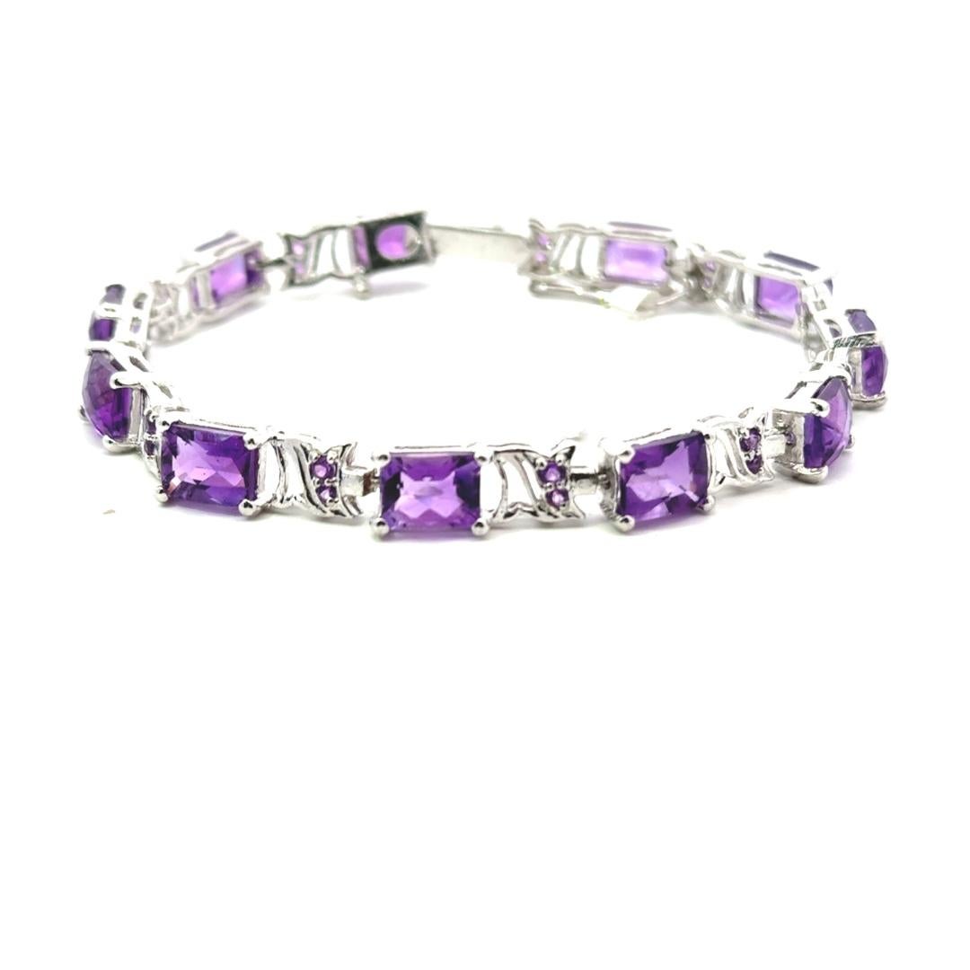 Women's Modernist Natural Amethyst Gemstone Tennis Bracelet in Sterling Silver for Mom For Sale