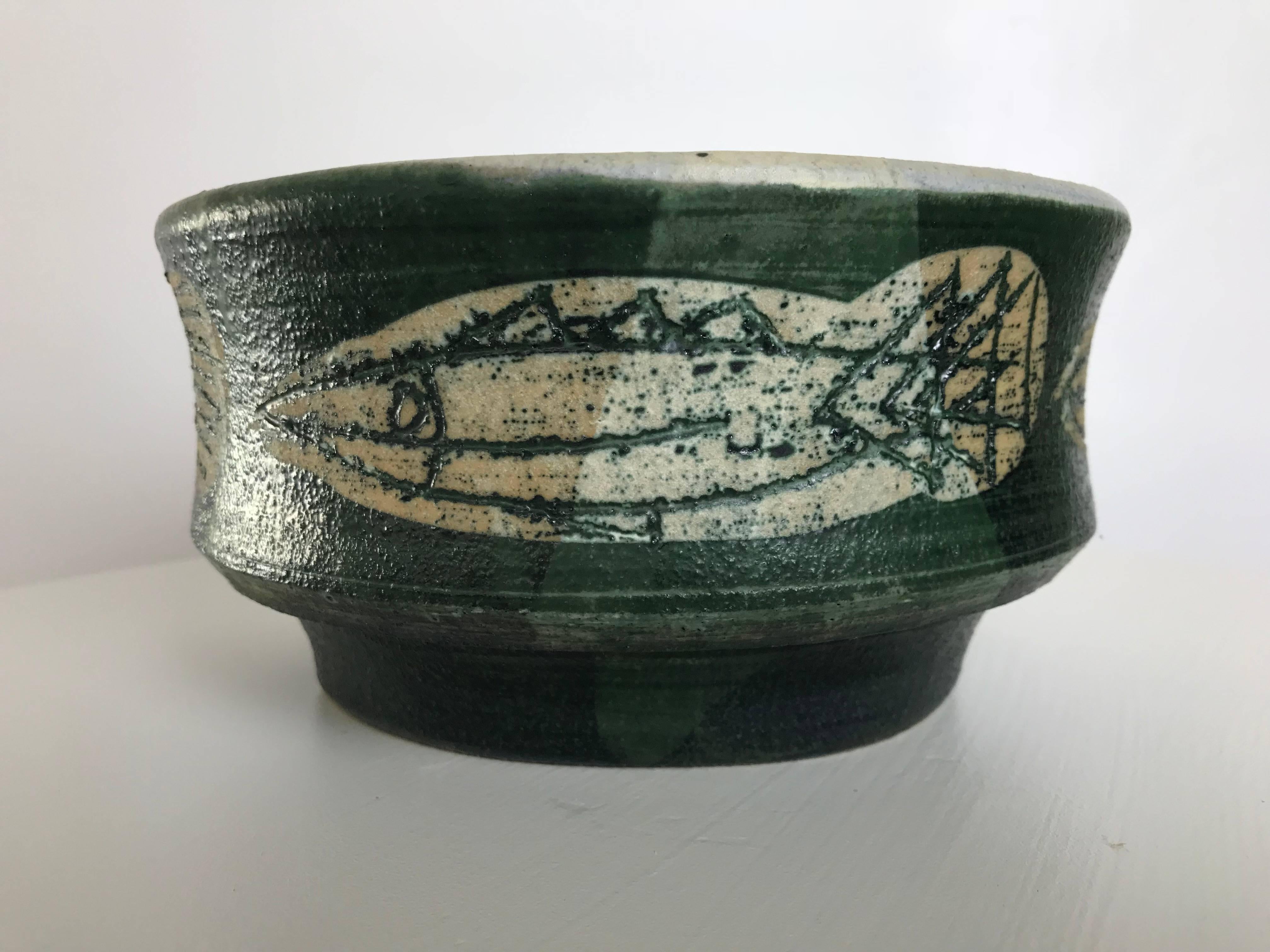 Modernist Neolithic Fish Studio Ceramic Bowl by Listed Artist Frank Colson In Excellent Condition In Southampton, NJ
