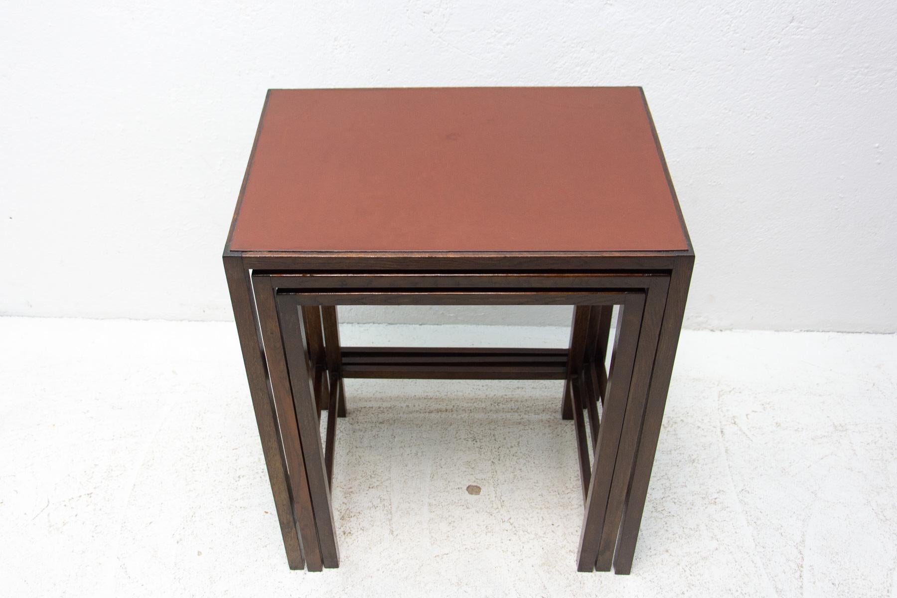 Modernist Nesting Tables H-50 Designed by Jindrich Halabala, Set of 3 For Sale 3