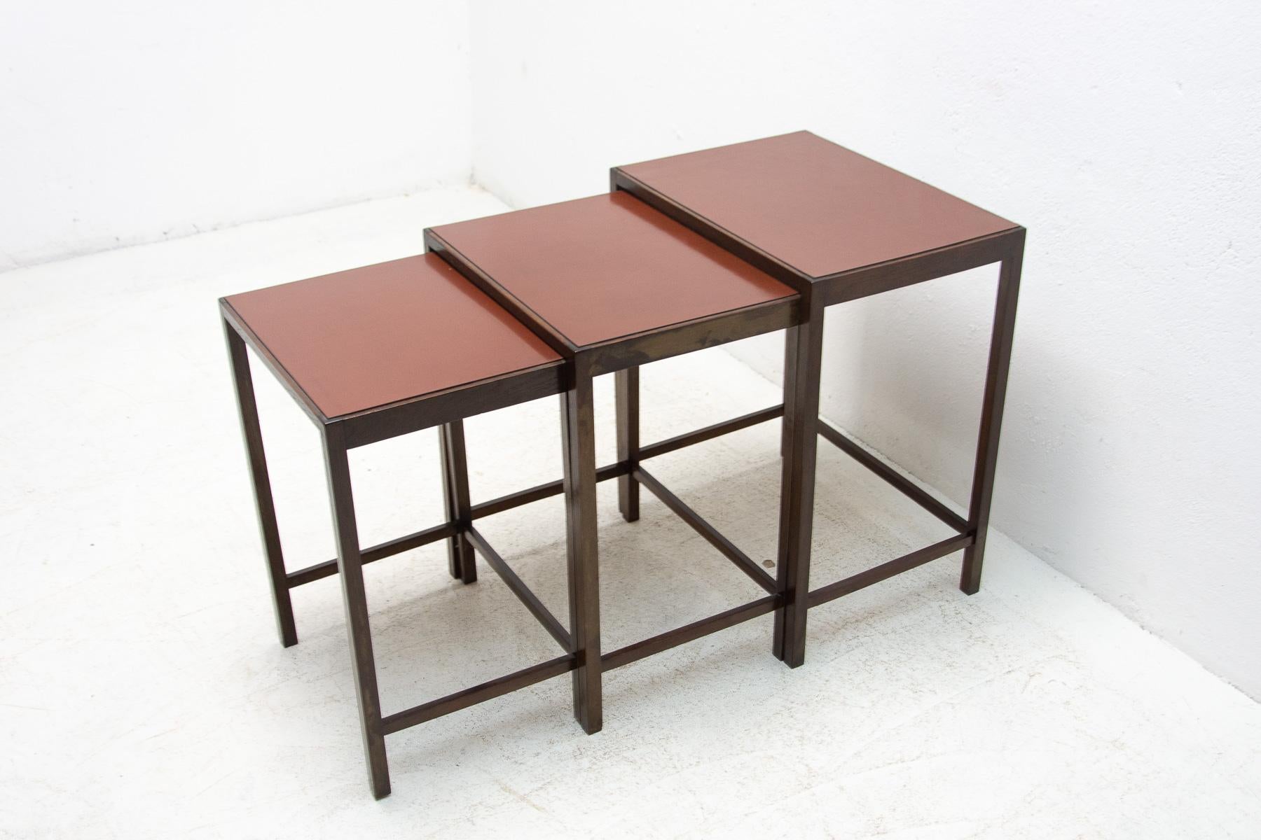 Modernist Nesting Tables H-50 Designed by Jindrich Halabala, Set of 3 For Sale 7