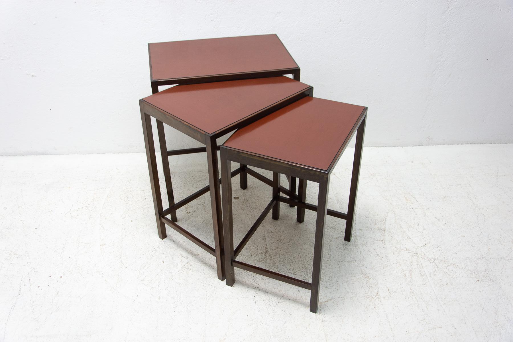 Modernist Nesting Tables H-50 Designed by Jindrich Halabala, Set of 3 For Sale 8