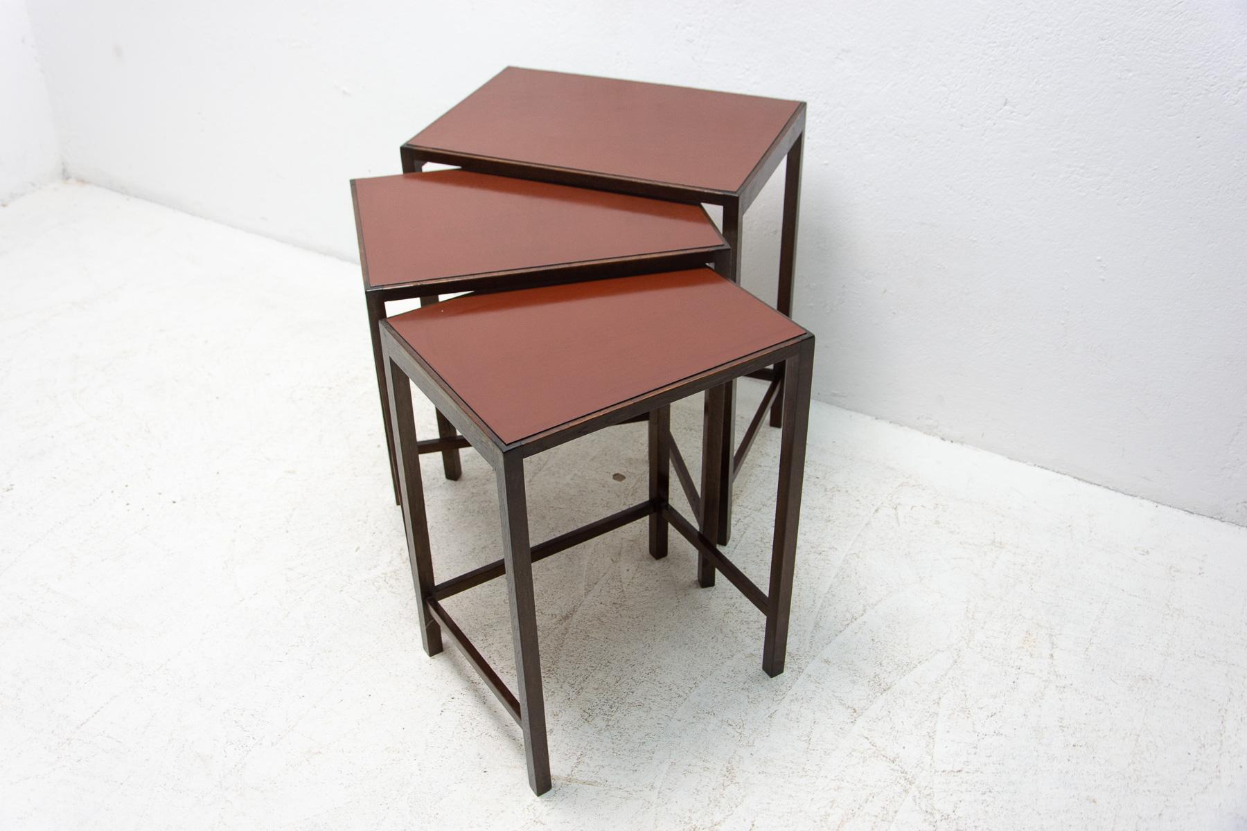 Modernist Nesting Tables H-50 Designed by Jindrich Halabala, Set of 3 For Sale 9