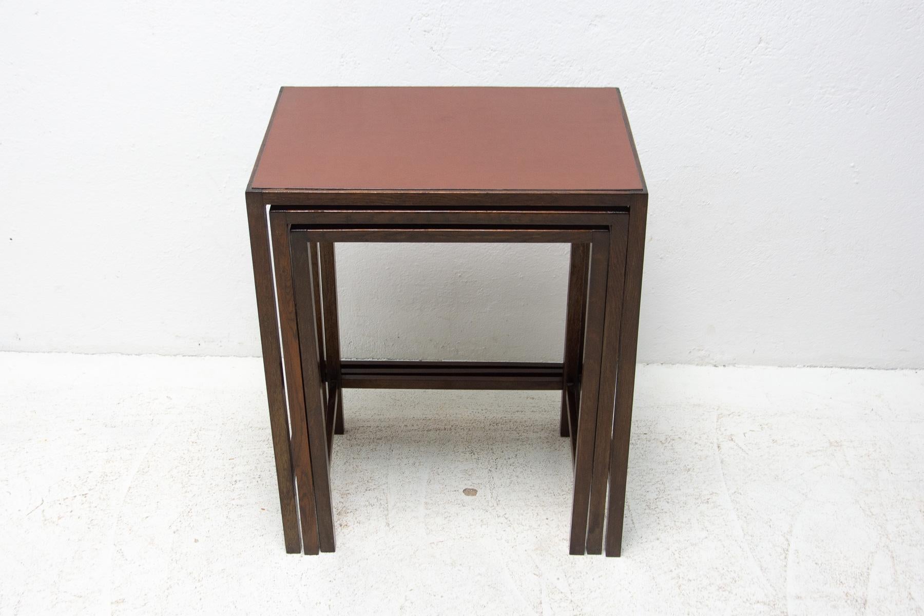 20th Century Modernist Nesting Tables H-50 Designed by Jindrich Halabala, Set of 3 For Sale