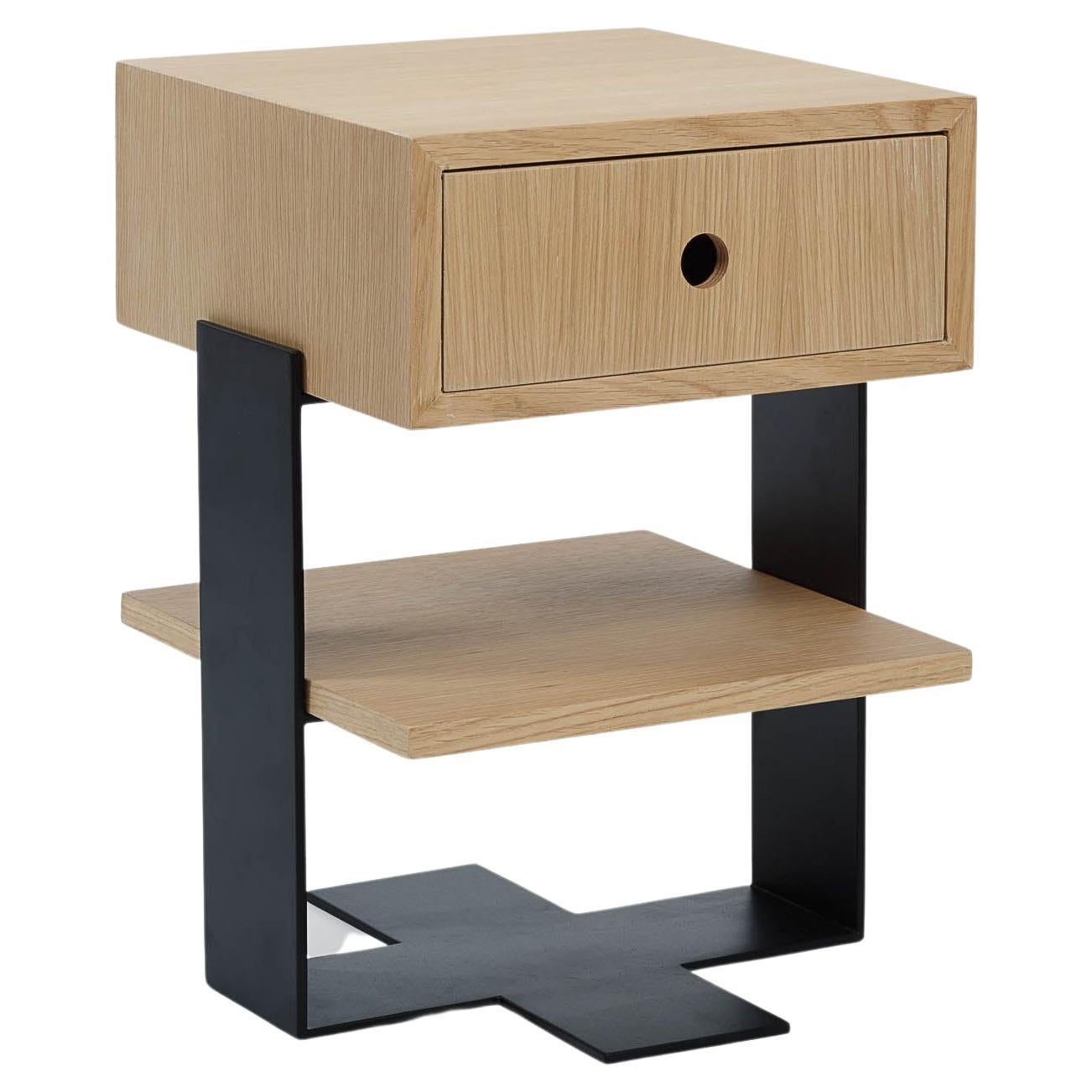 Table de nuit moderniste en chêne et acier noir en vente