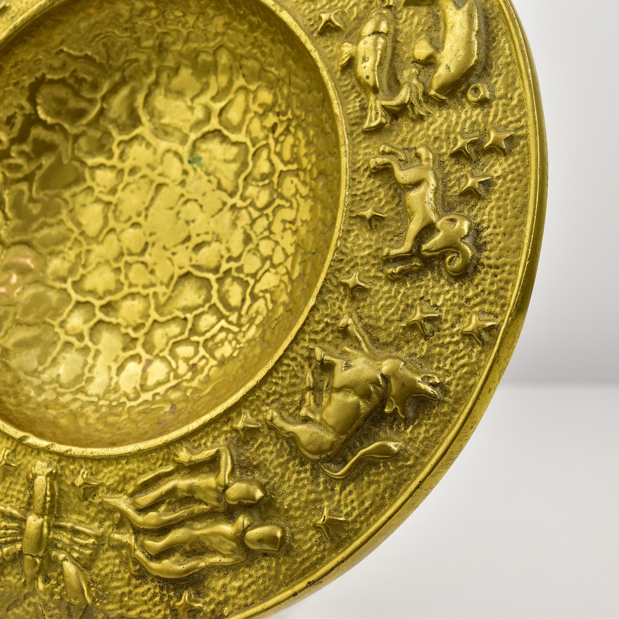 Metà XX secolo Ciotola Zodiac in bronzo danese Nordisk Malm Modernist Keep All Vide Poche 1940s in vendita