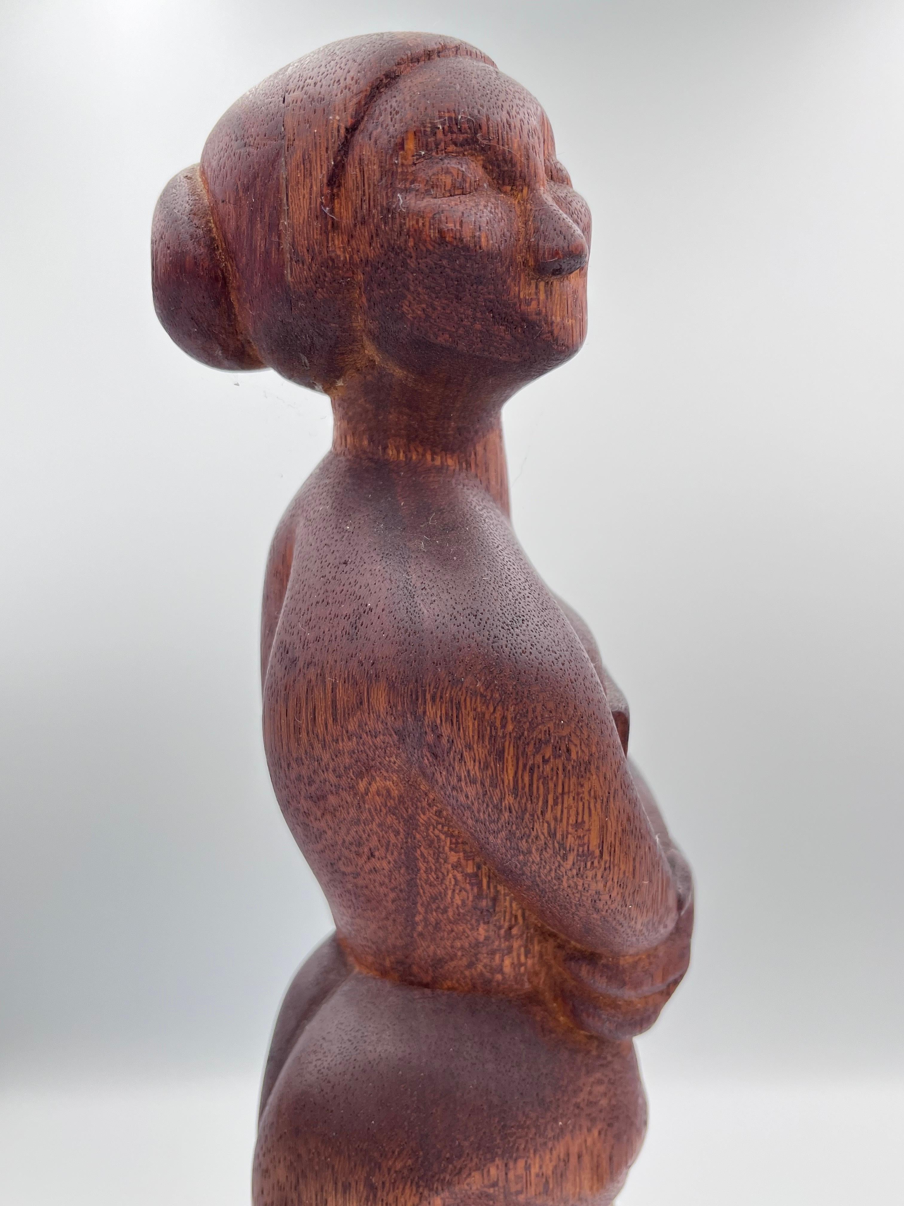 Sculpture moderniste de nu en bois et marbre sculptée à la main Style de Ferdinand Parpan en vente 9