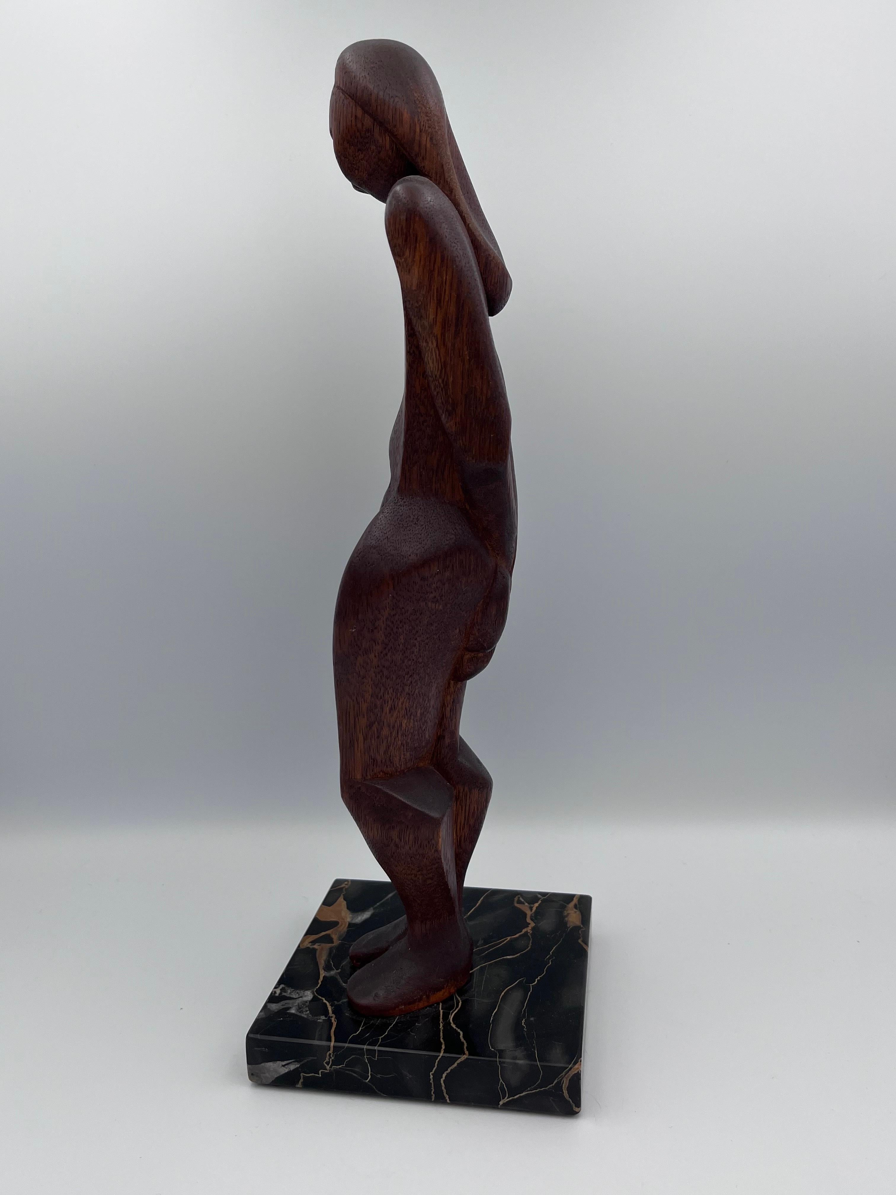 Sculpté à la main Sculpture moderniste de nu en bois et marbre sculptée à la main Style de Ferdinand Parpan en vente