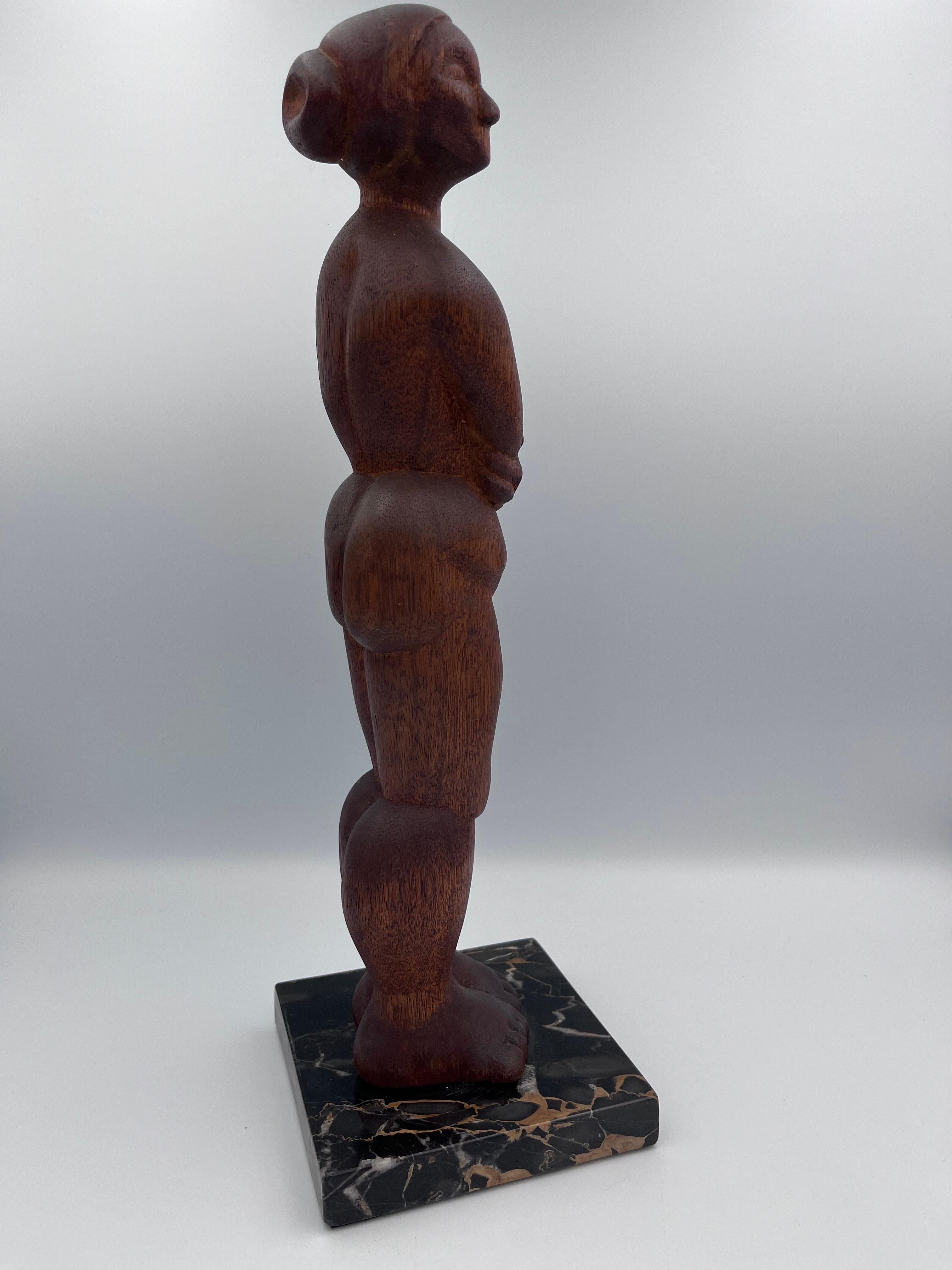 Marbre Sculpture moderniste de nu en bois et marbre sculptée à la main Style de Ferdinand Parpan en vente