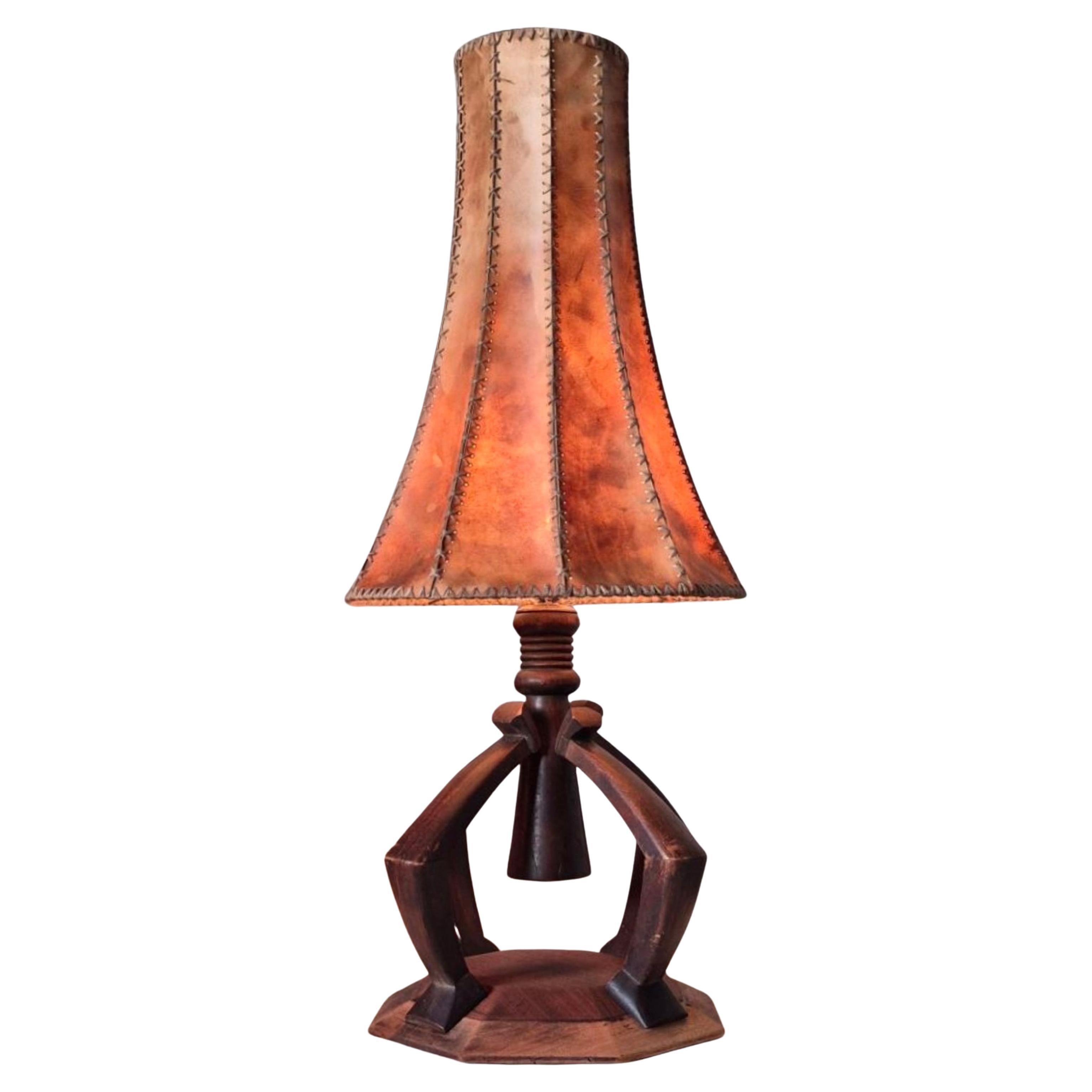 Modernist oak and leather table lamp, Netherlands 1930s en venta