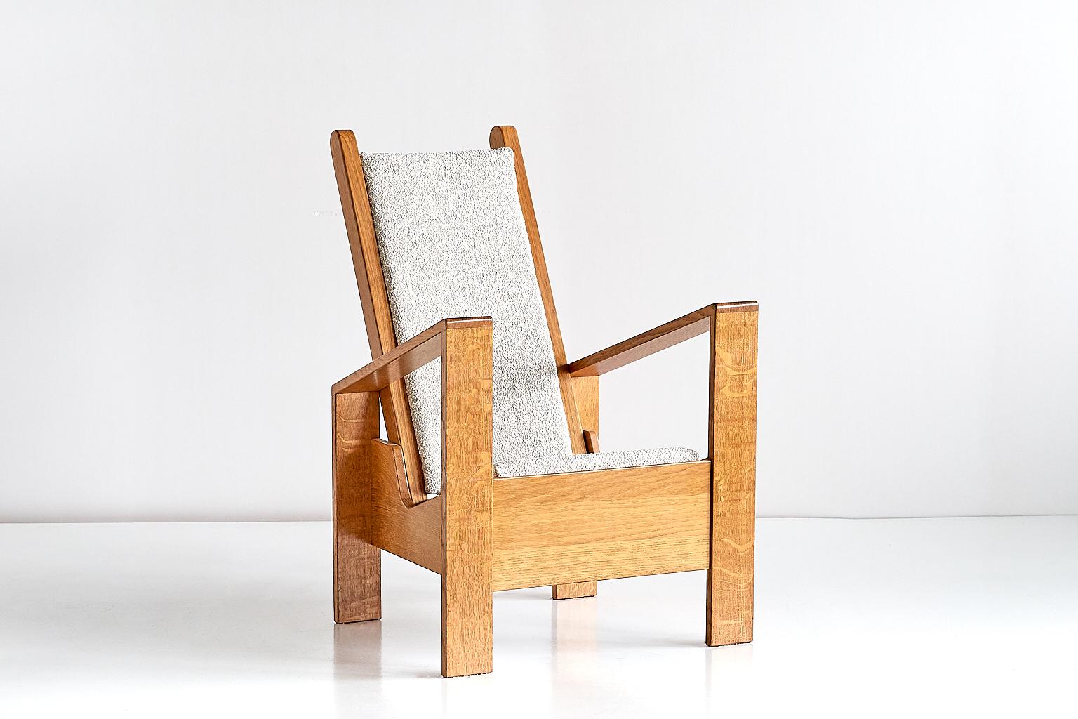 French Modernist Armchair in Oak and Ivory Lelièvre Bouclé, 1940s In Good Condition In The Hague, NL