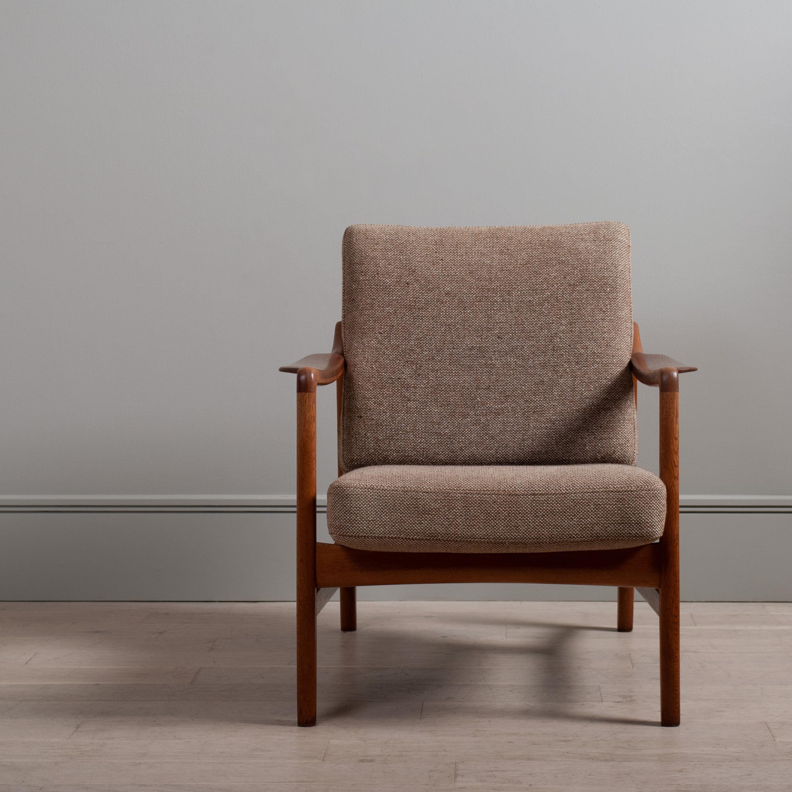 Modernist Oak Lounge Chair, Tove & Edvard Kindt Larsen For Sale 3