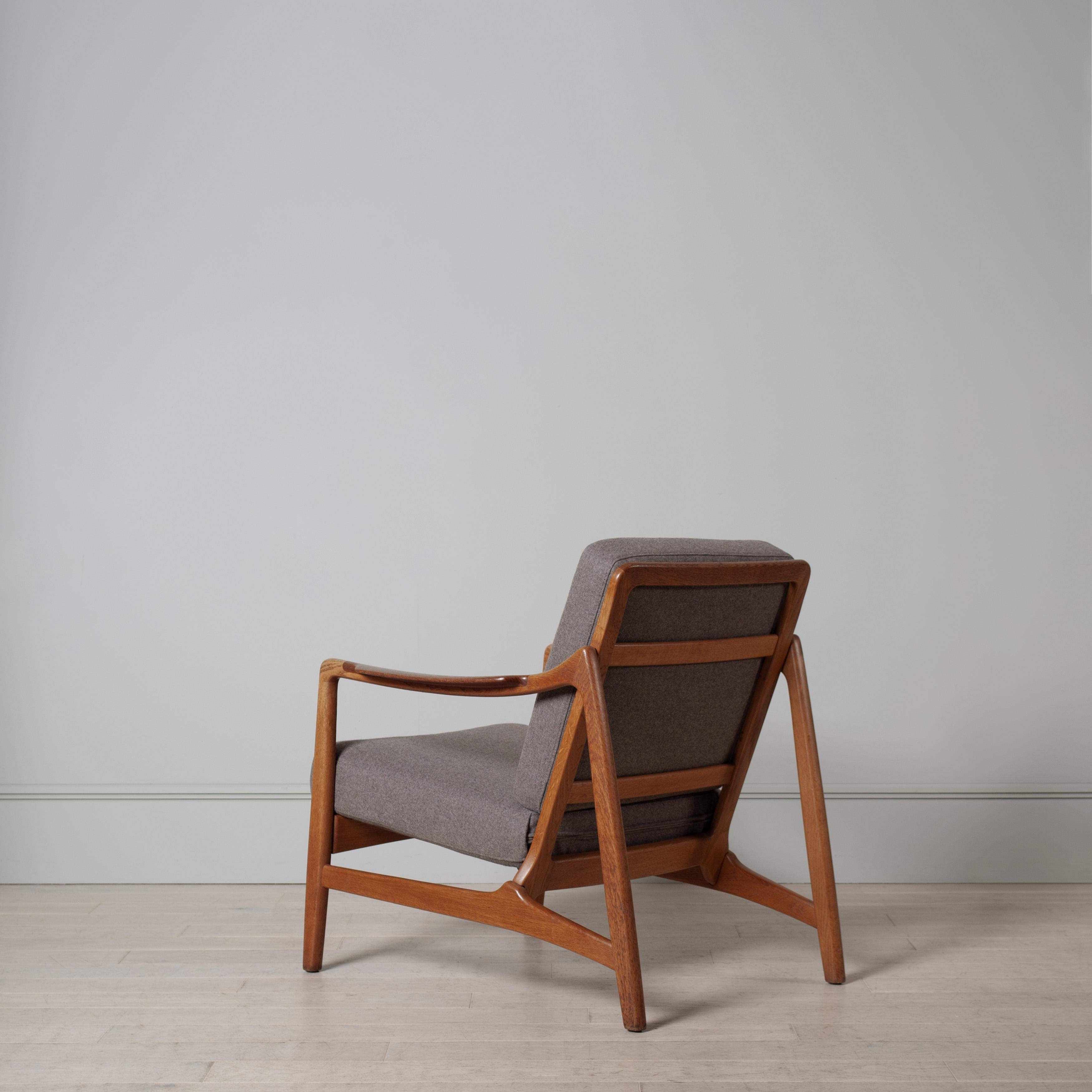 Danese Sedia da salotto modernista in Oak, Tove & Edvard Kindt-Larsen, ridipinta. in vendita