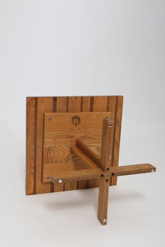 Mesa auxiliar modernista de roble