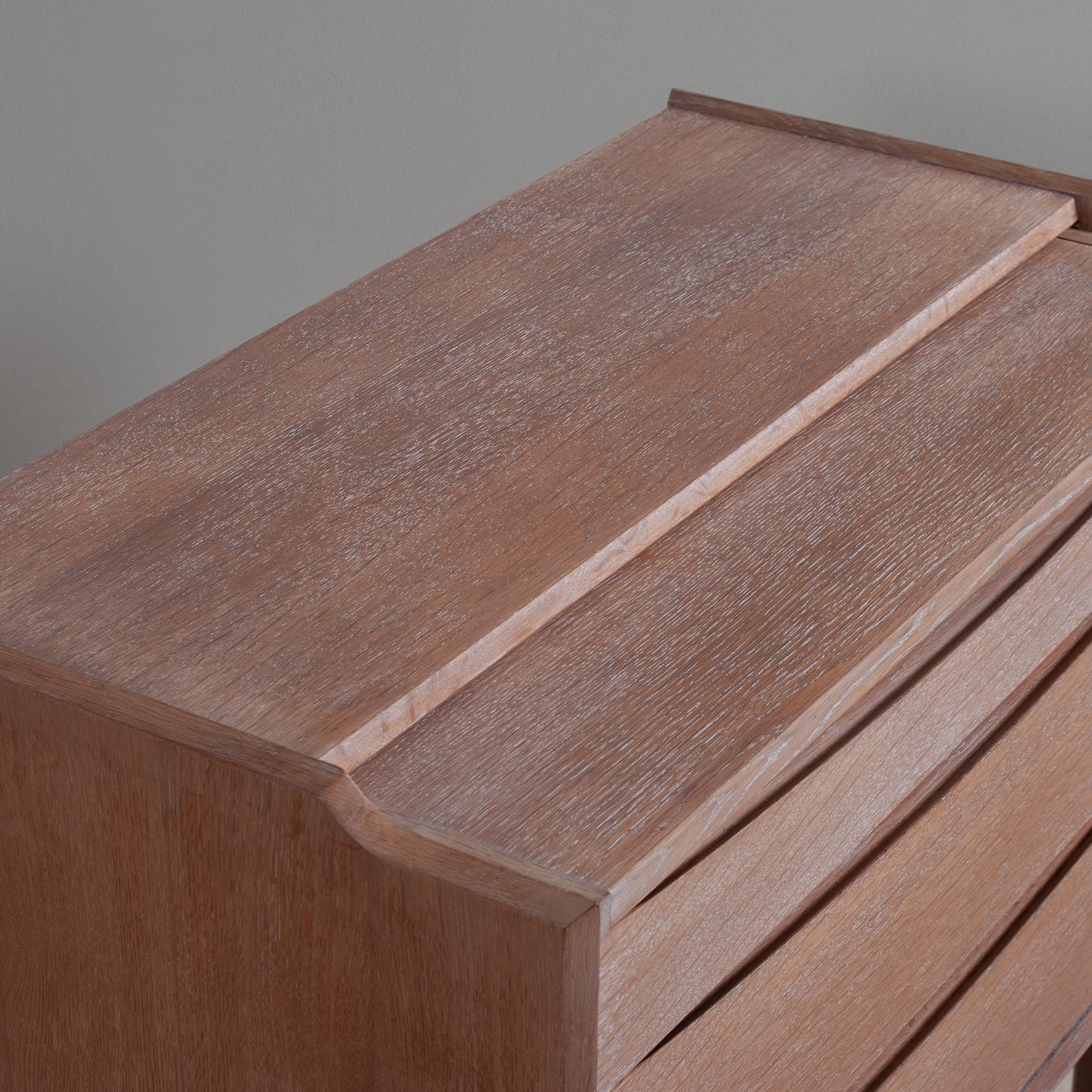 Cassettiera o scrivania modernista in Oak in vendita 2