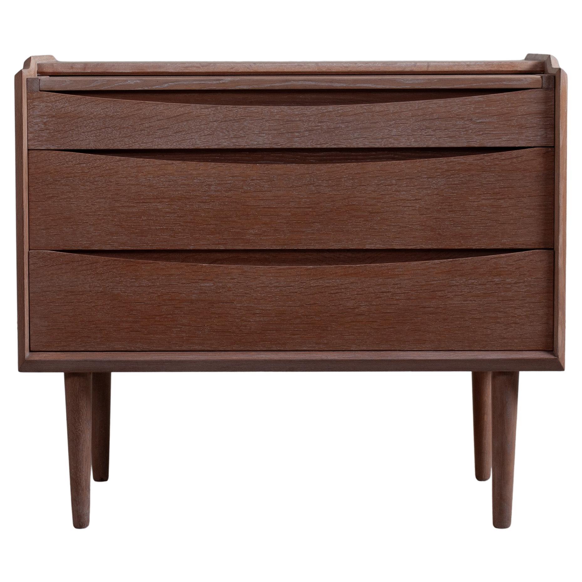 Cassettiera o scrivania modernista in Oak in vendita