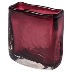 Vase oblongue moderniste en verre de Murano soufflé à la main de couleur bourgogne texturé