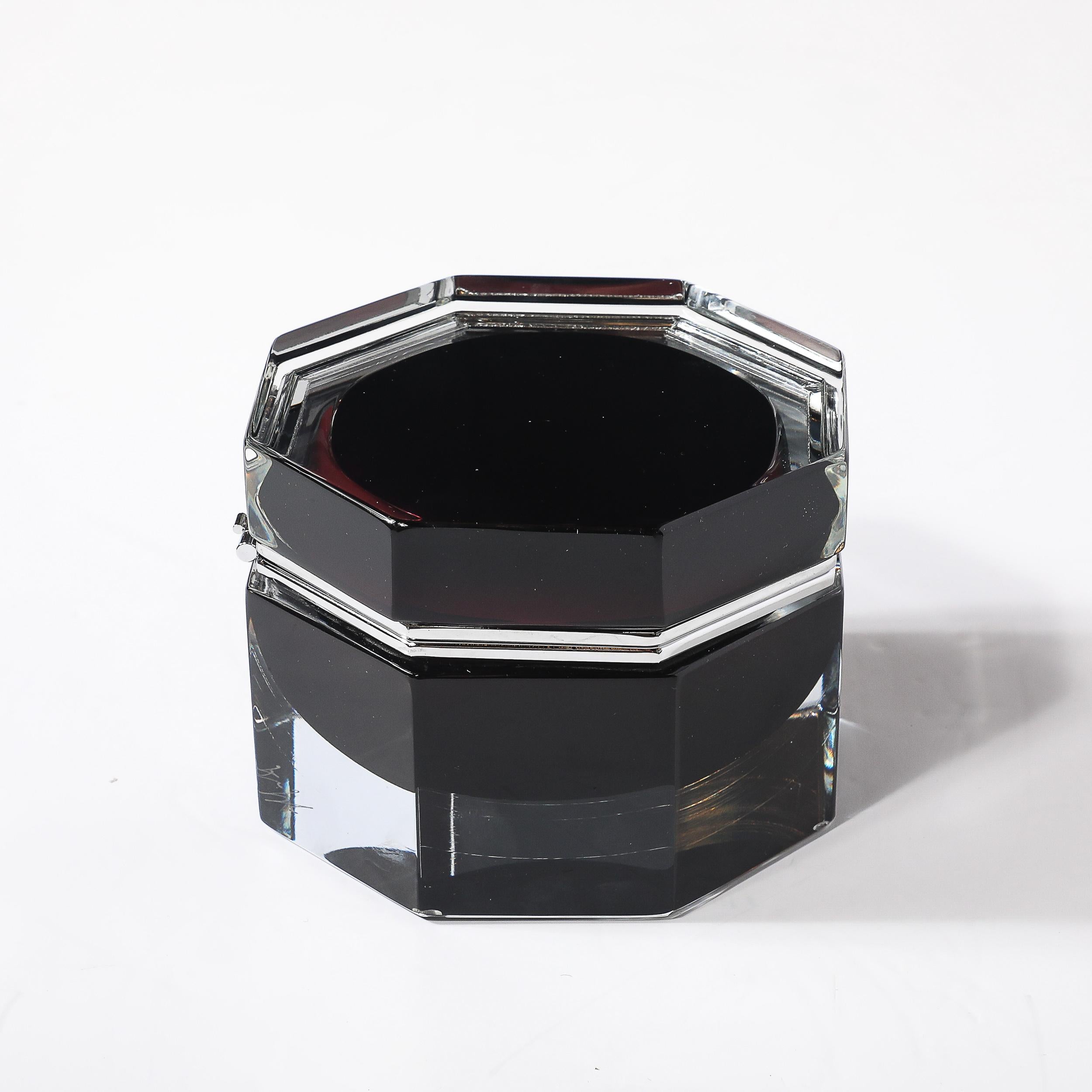 italien Boîte octogonale moderne en verre de Murano soufflé à la main, grenat noirci, avec nickel en vente