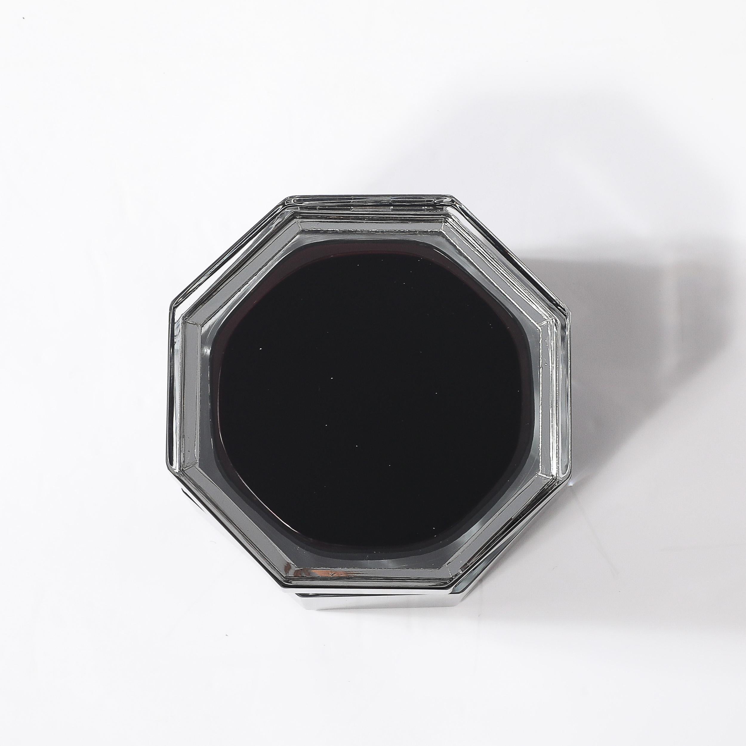 Verre de Murano Boîte octogonale moderne en verre de Murano soufflé à la main, grenat noirci, avec nickel en vente
