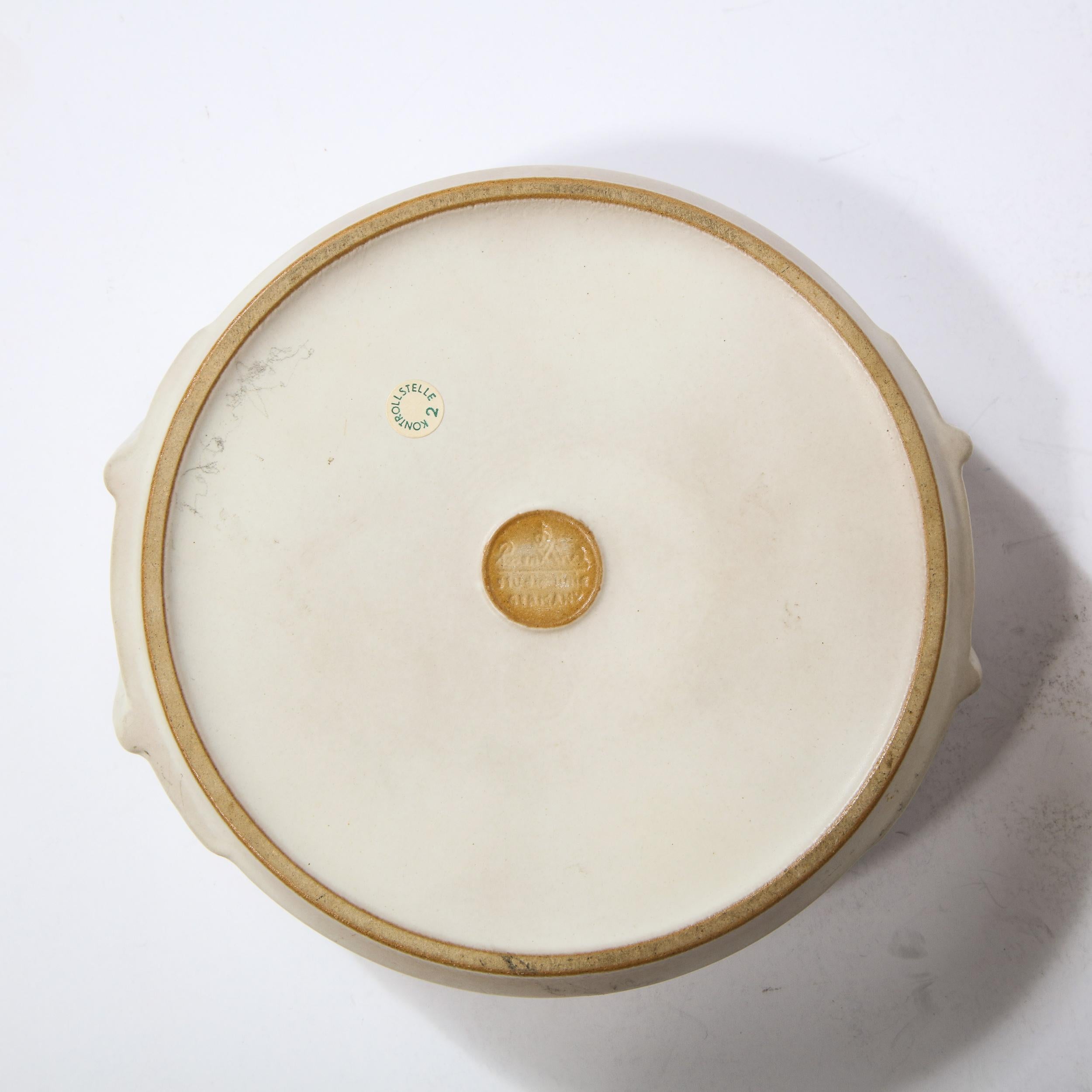 Modernistische, cremeweiße Keramikschachtel mit Deckel und stilisiertem Apfelmotiv von Rosenthal im Angebot 4