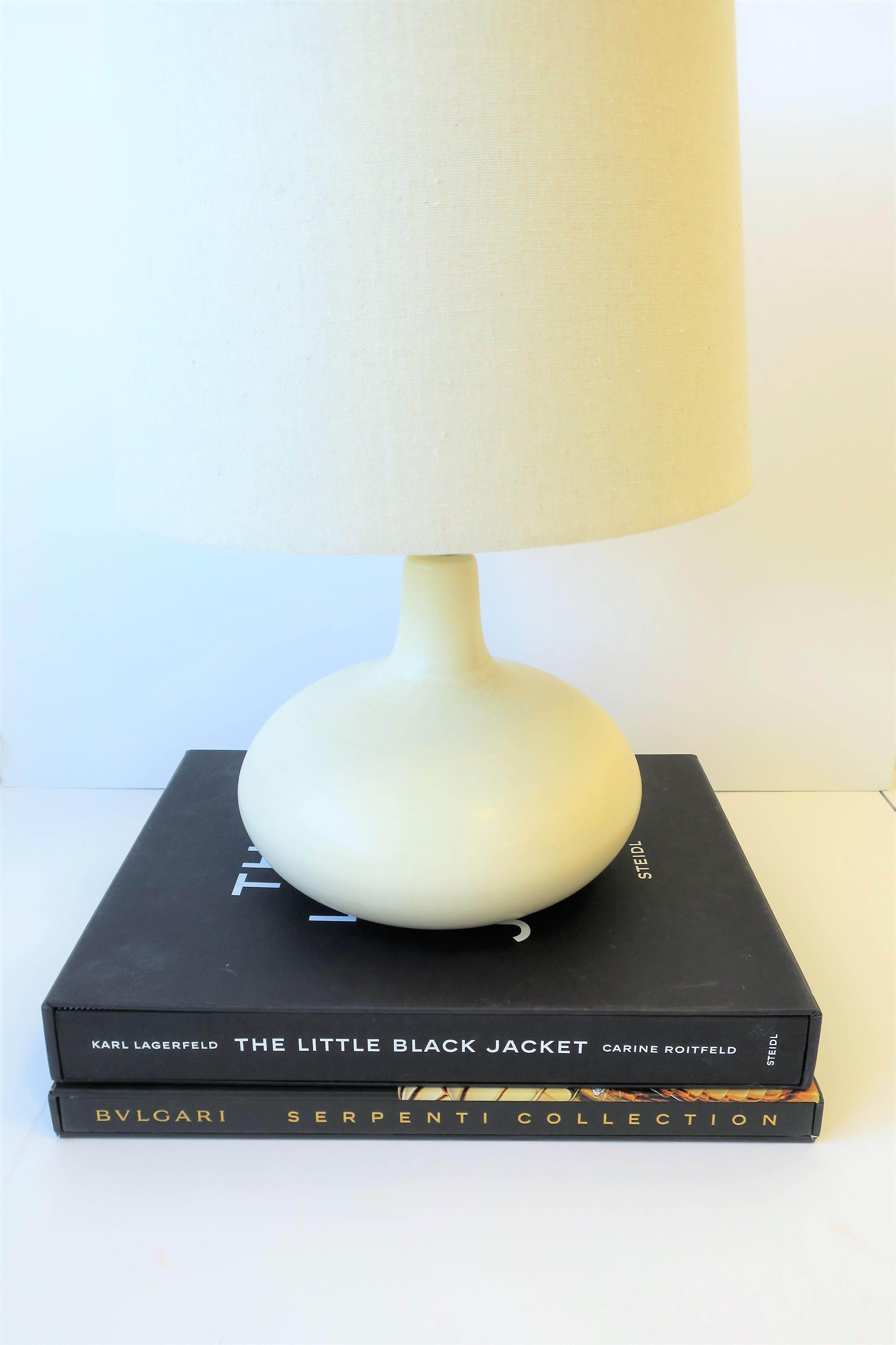 American Midcentury Modern White Pottery Desk or Table Lamp, Small