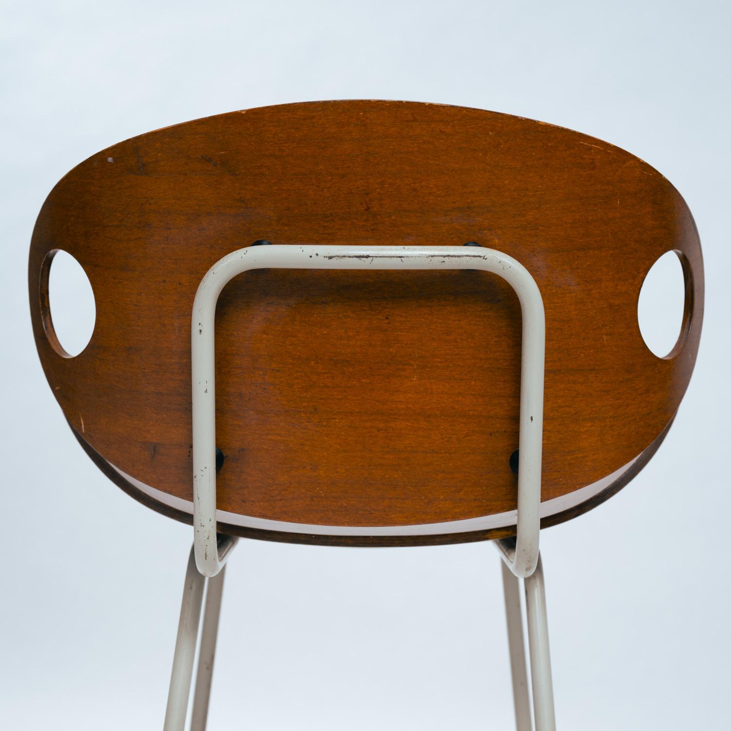 modernist Olof Kettunen Chair and Stool for Merivaara in plywood, Finland 1950s For Sale 6