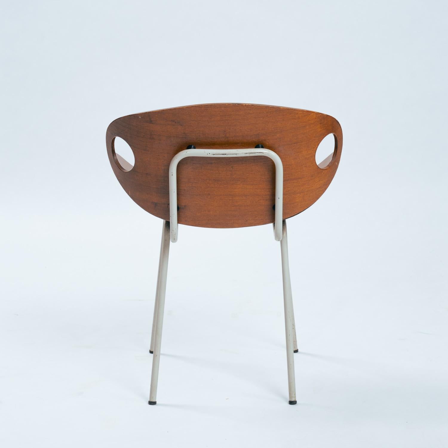 modernist Olof Kettunen Chair and Stool for Merivaara in plywood, Finland 1950s For Sale 11