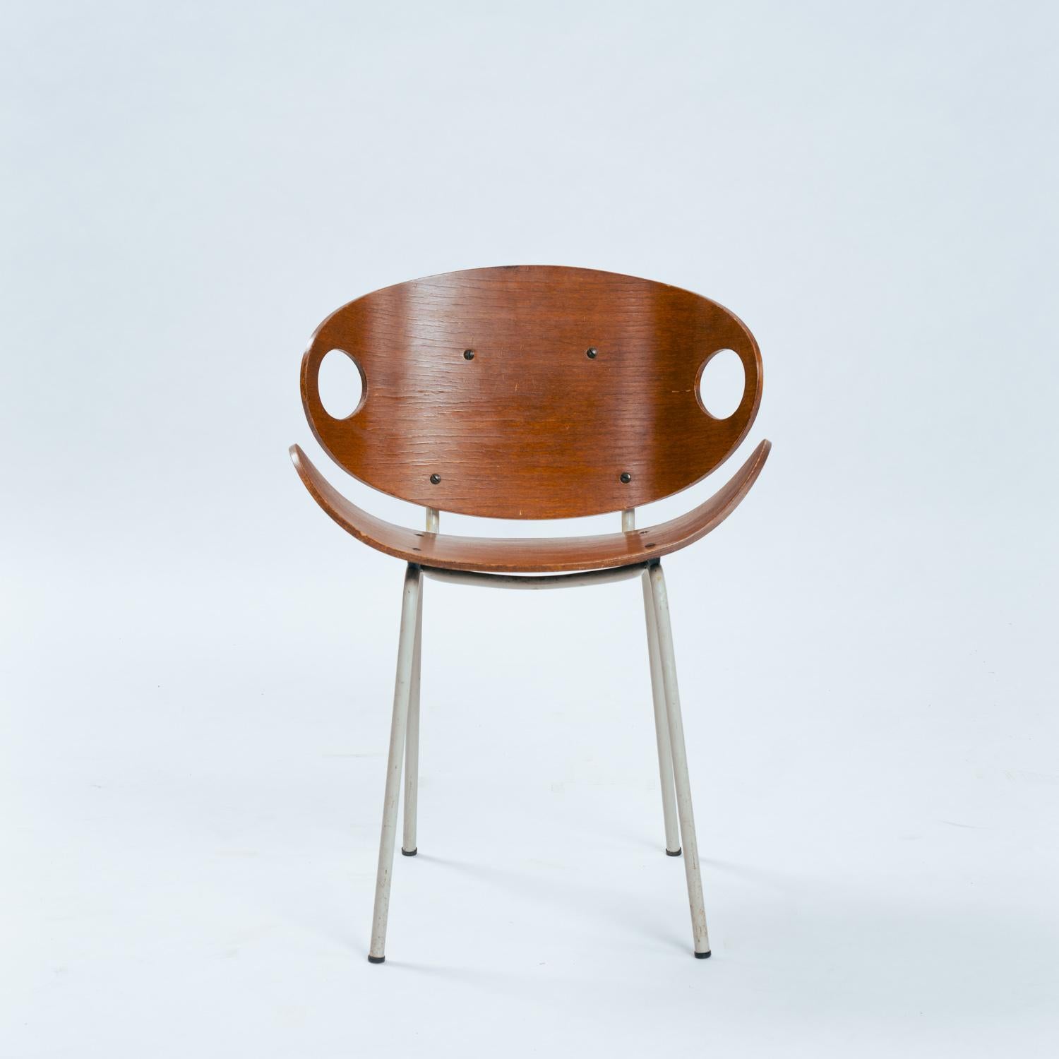 Mid-Century Modern modernist Olof Kettunen Chair and Stool for Merivaara in plywood, Finland 1950s For Sale