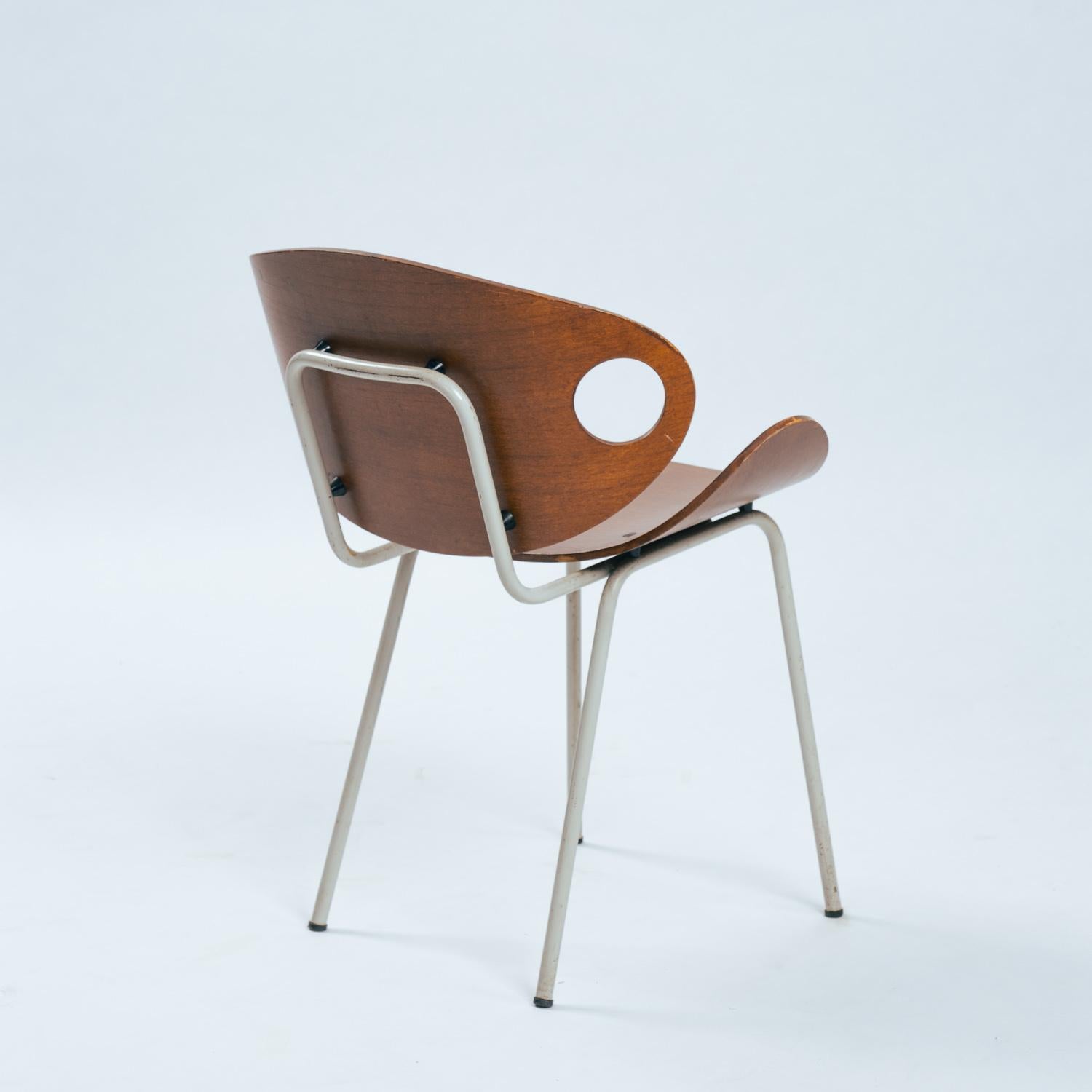 Finnish modernist Olof Kettunen Chair and Stool for Merivaara in plywood, Finland 1950s For Sale