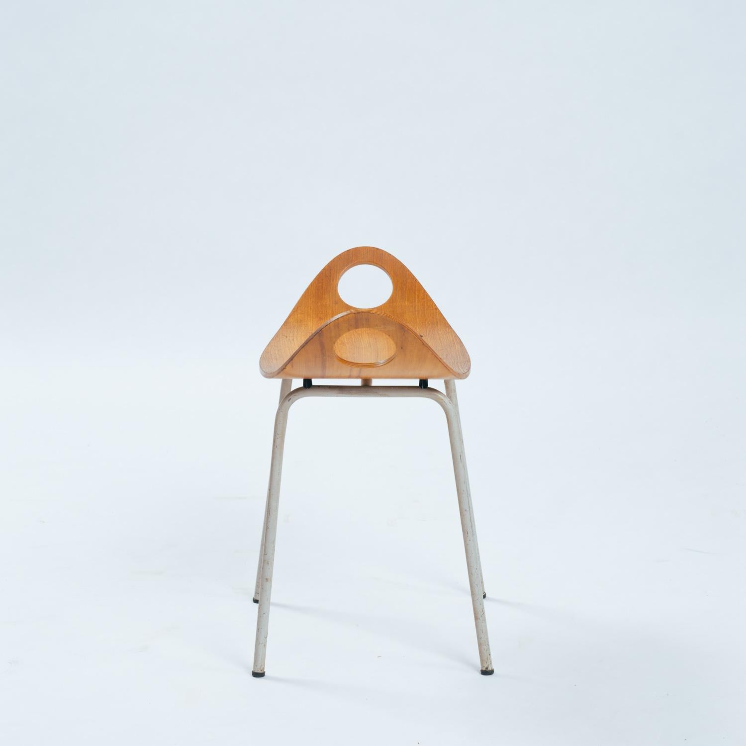 Mid-20th Century modernist Olof Kettunen Chair and Stool for Merivaara in plywood, Finland 1950s For Sale