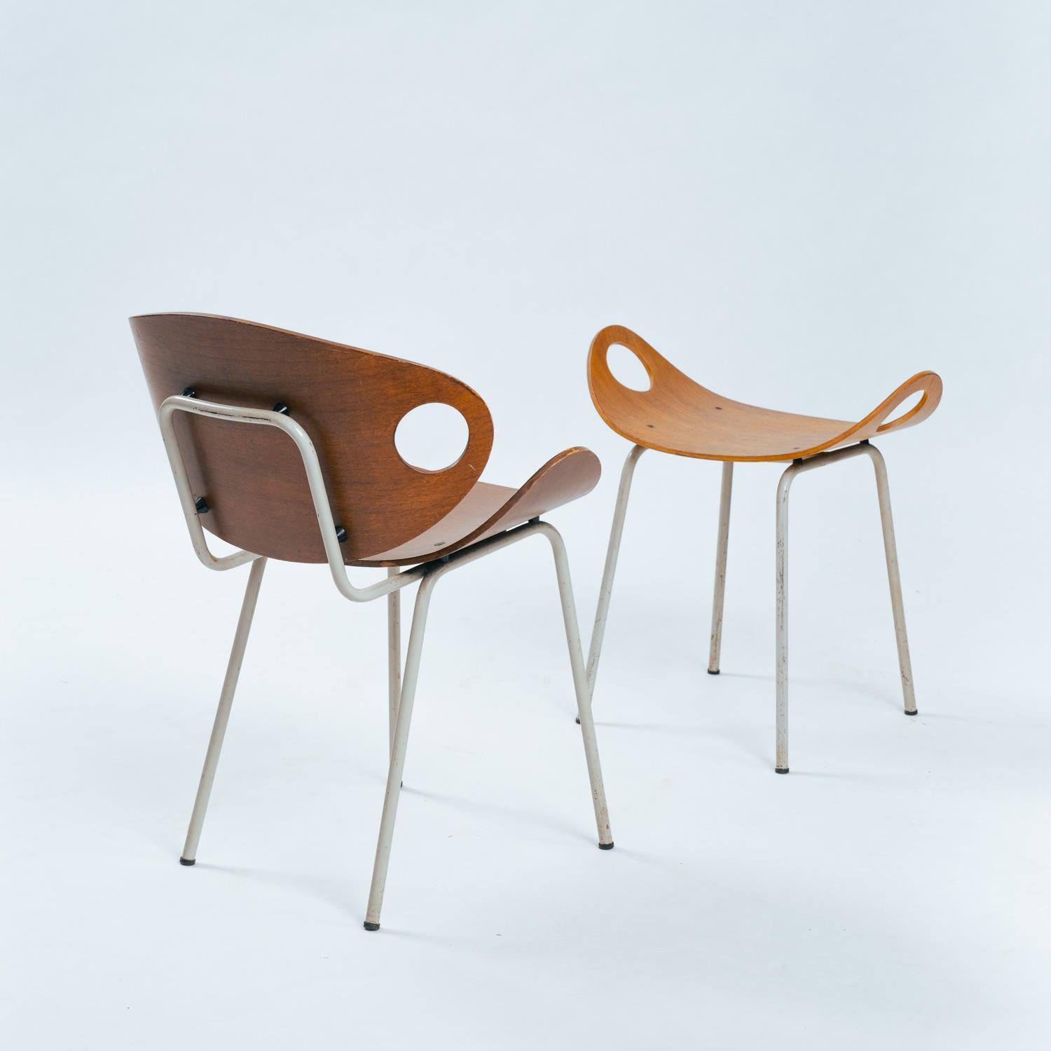 modernist Olof Kettunen Chair and Stool for Merivaara in plywood, Finland 1950s For Sale 1