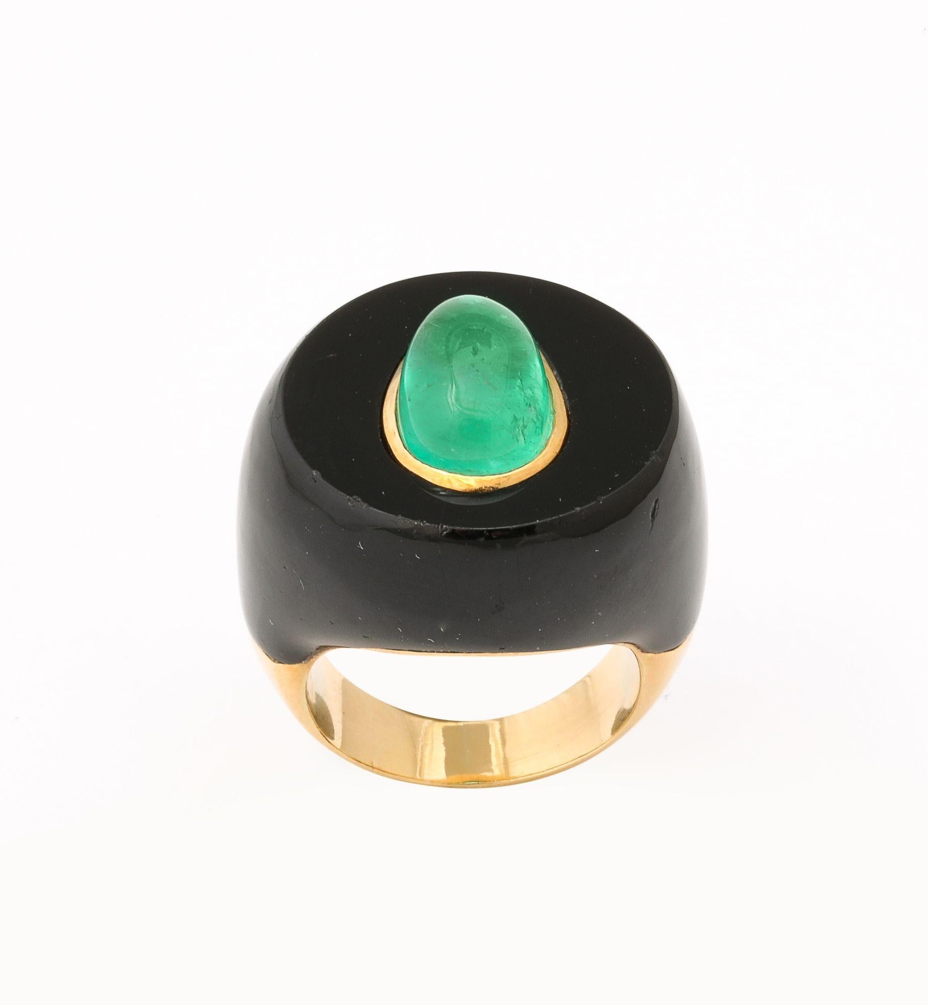 Modernist Onyx & Emerald and Gold Ring 18K im Angebot 4