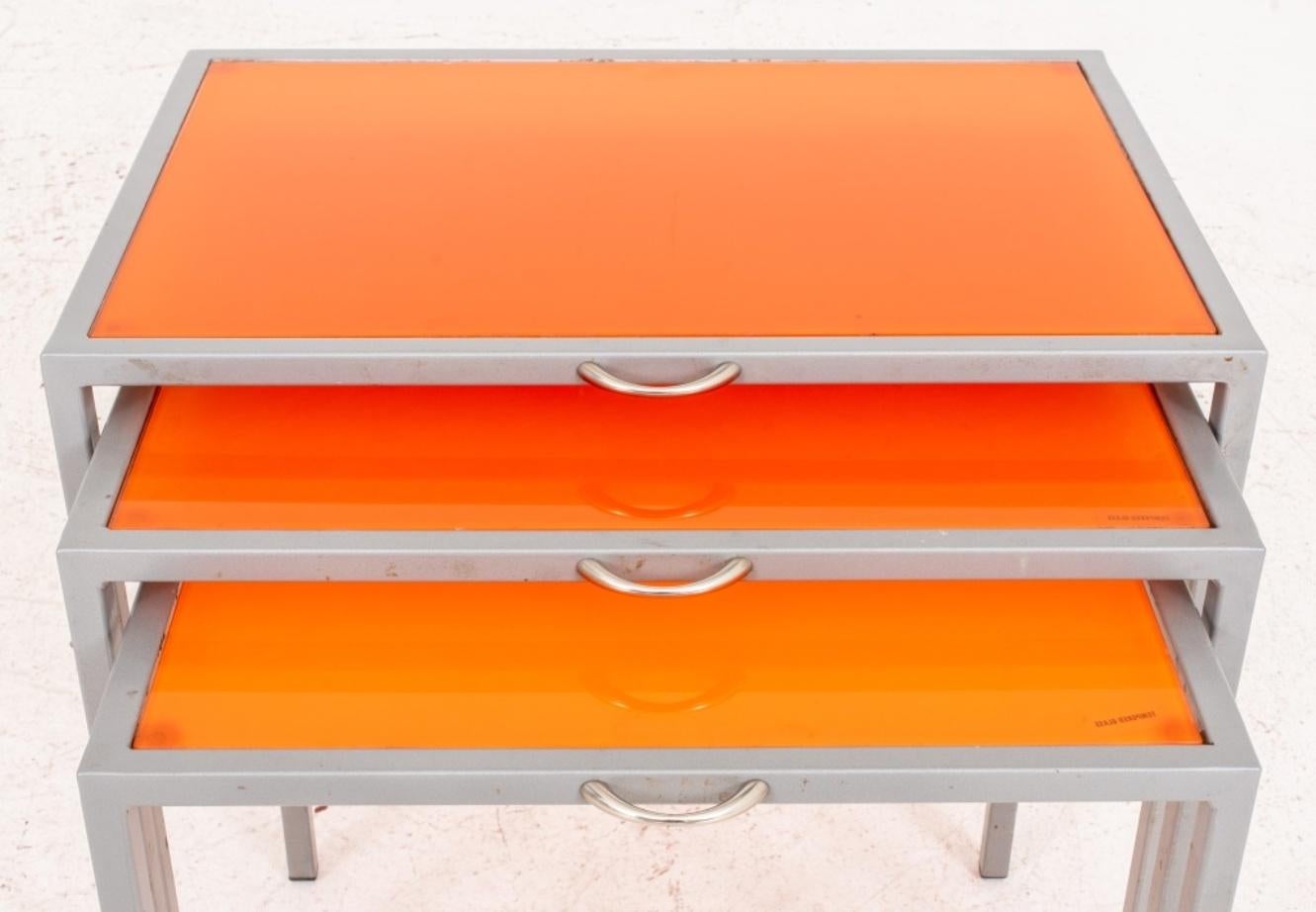 Modernist orange glass and steel nesting tables, Set of Three In Good Condition In New York, NY