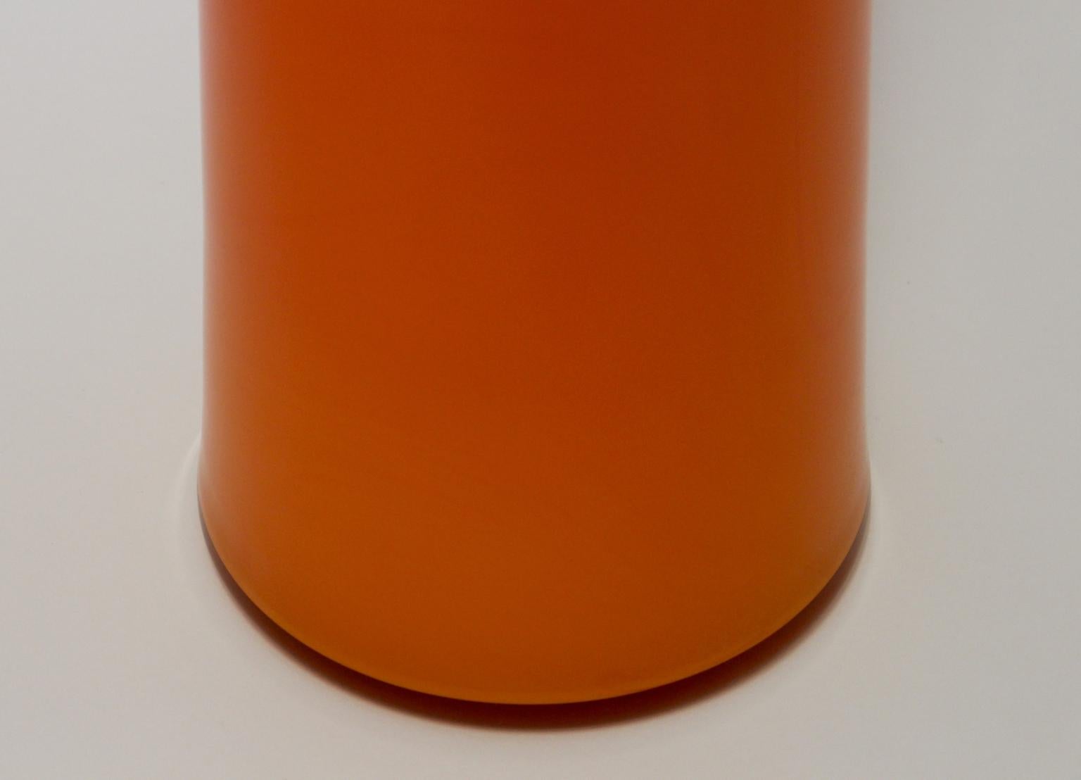 Modernistische orangefarbene Vintage-Glasvasen der Moderne, Italien, um 1990 im Angebot 3