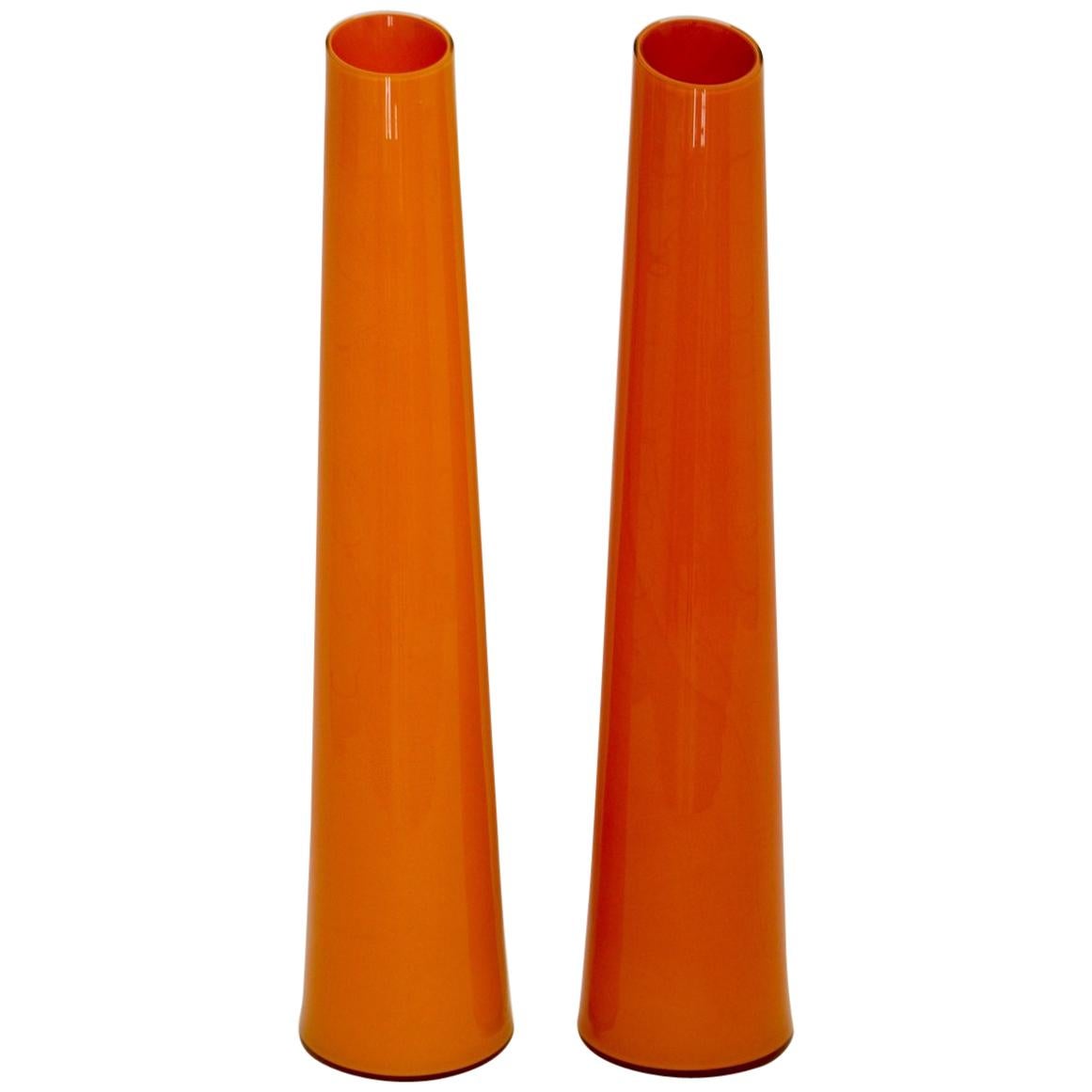 Modernistische orangefarbene Vintage-Glasvasen der Moderne, Italien, um 1990 im Angebot